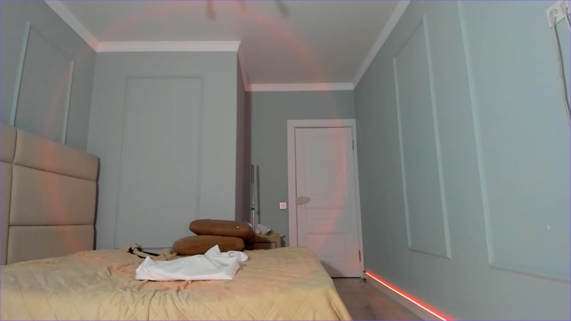 Gallery image thumbnail from Emma_clarc's myfreecams stream on, 05/06/2023, 16:08 image 9 of 20