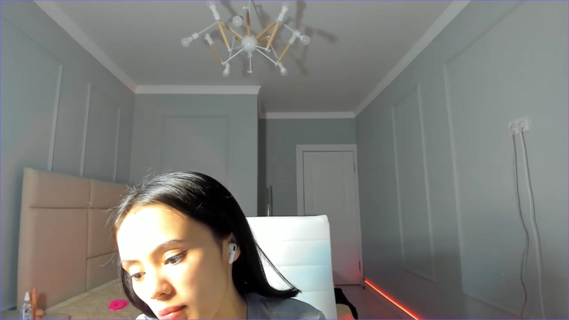 Gallery image thumbnail from Emma_clarc's myfreecams stream on, 05/06/2023, 18:14 image 20 of 20