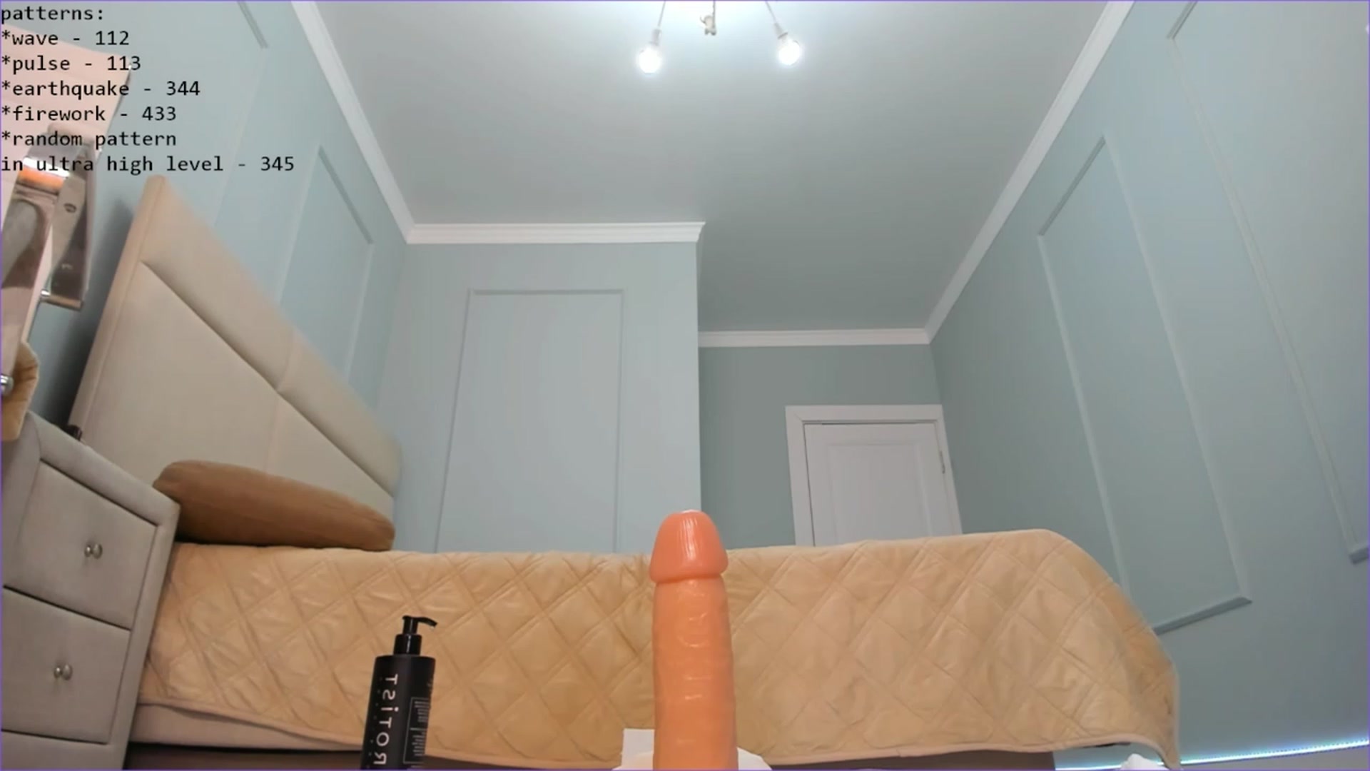 Gallery image thumbnail from Emma_clarc's myfreecams stream on, 05/11/2023, 05:56 image 10 of 20