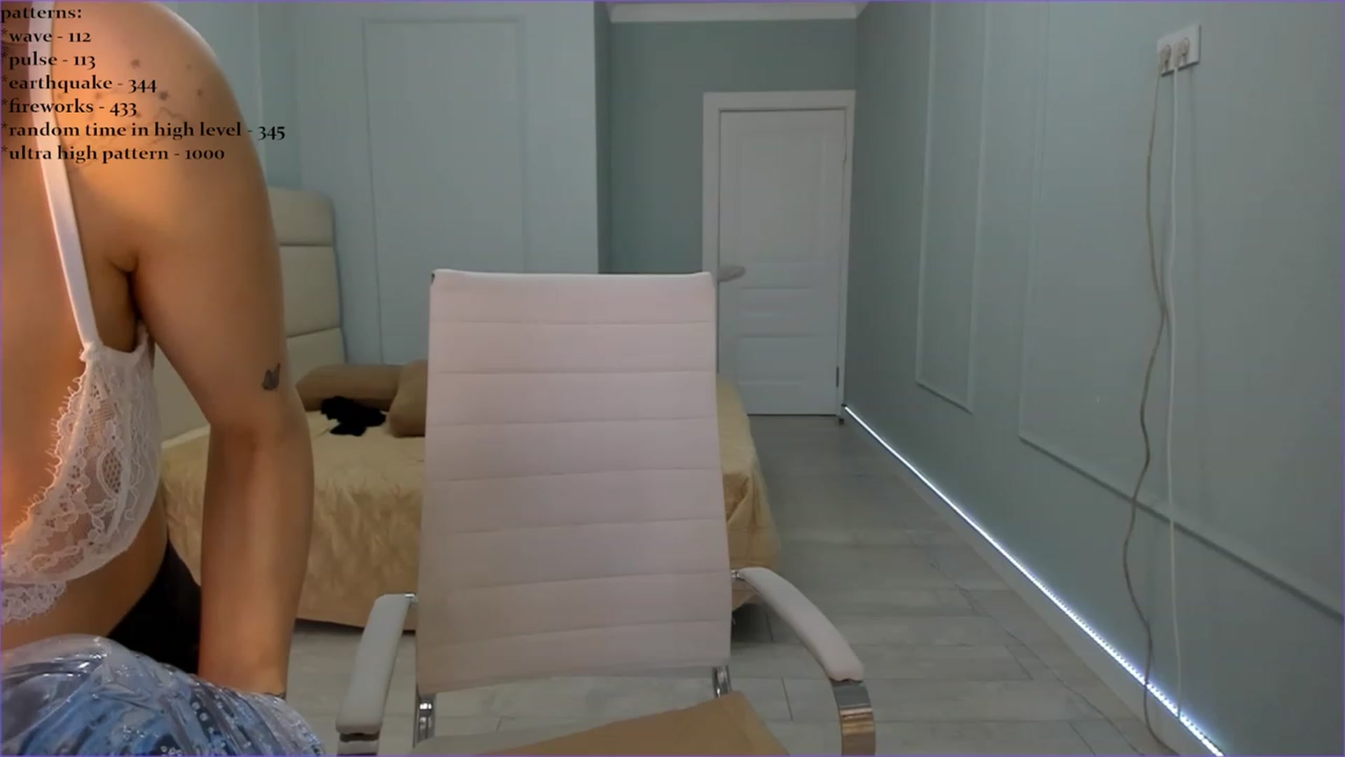 Gallery image thumbnail from Emma_clarc's myfreecams stream on, 05/26/2023, 11:23 image 6 of 20