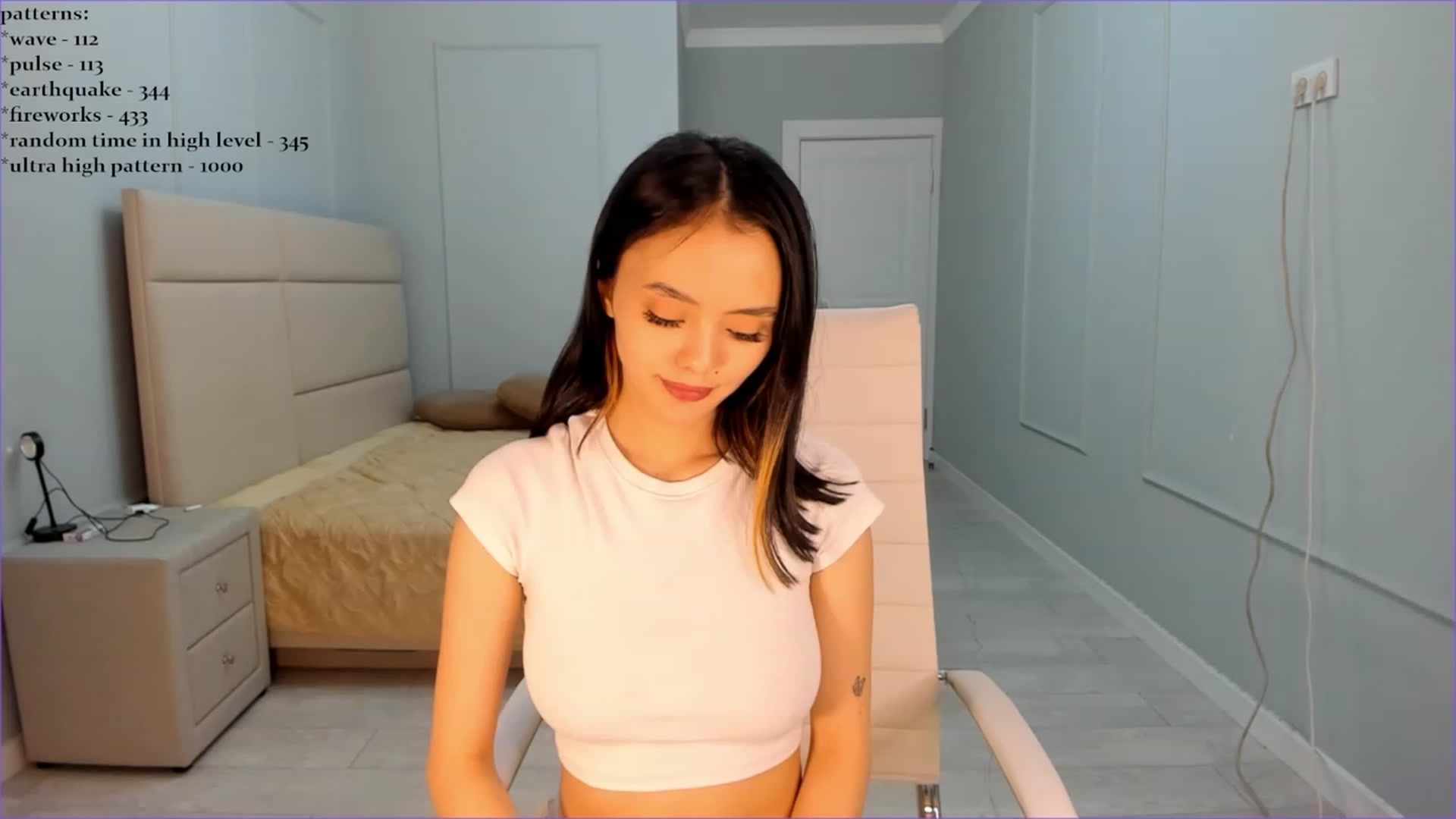 Gallery image thumbnail from Emma_clarc's myfreecams stream on, 05/30/2023, 10:34 image 15 of 20
