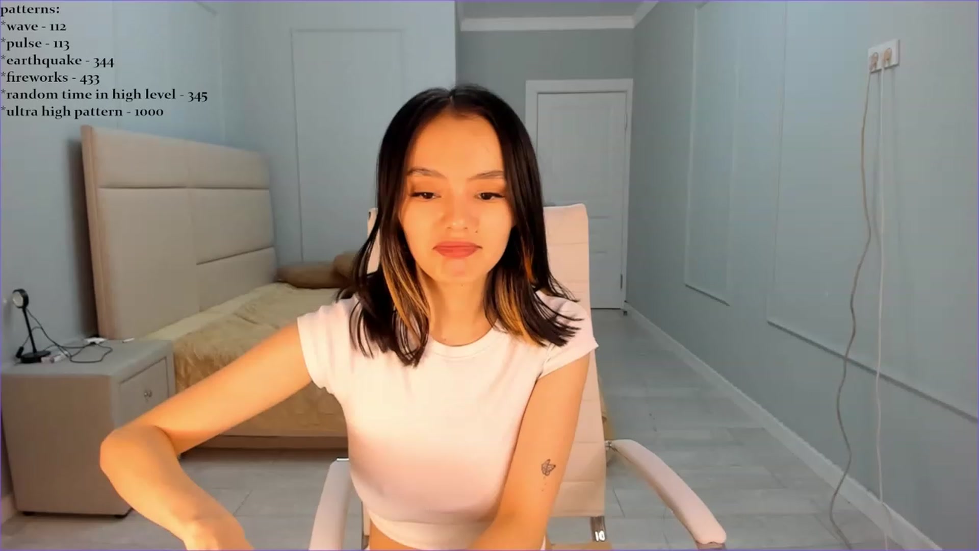 Gallery image thumbnail from Emma_clarc's myfreecams stream on, 05/30/2023, 10:34 image 14 of 20