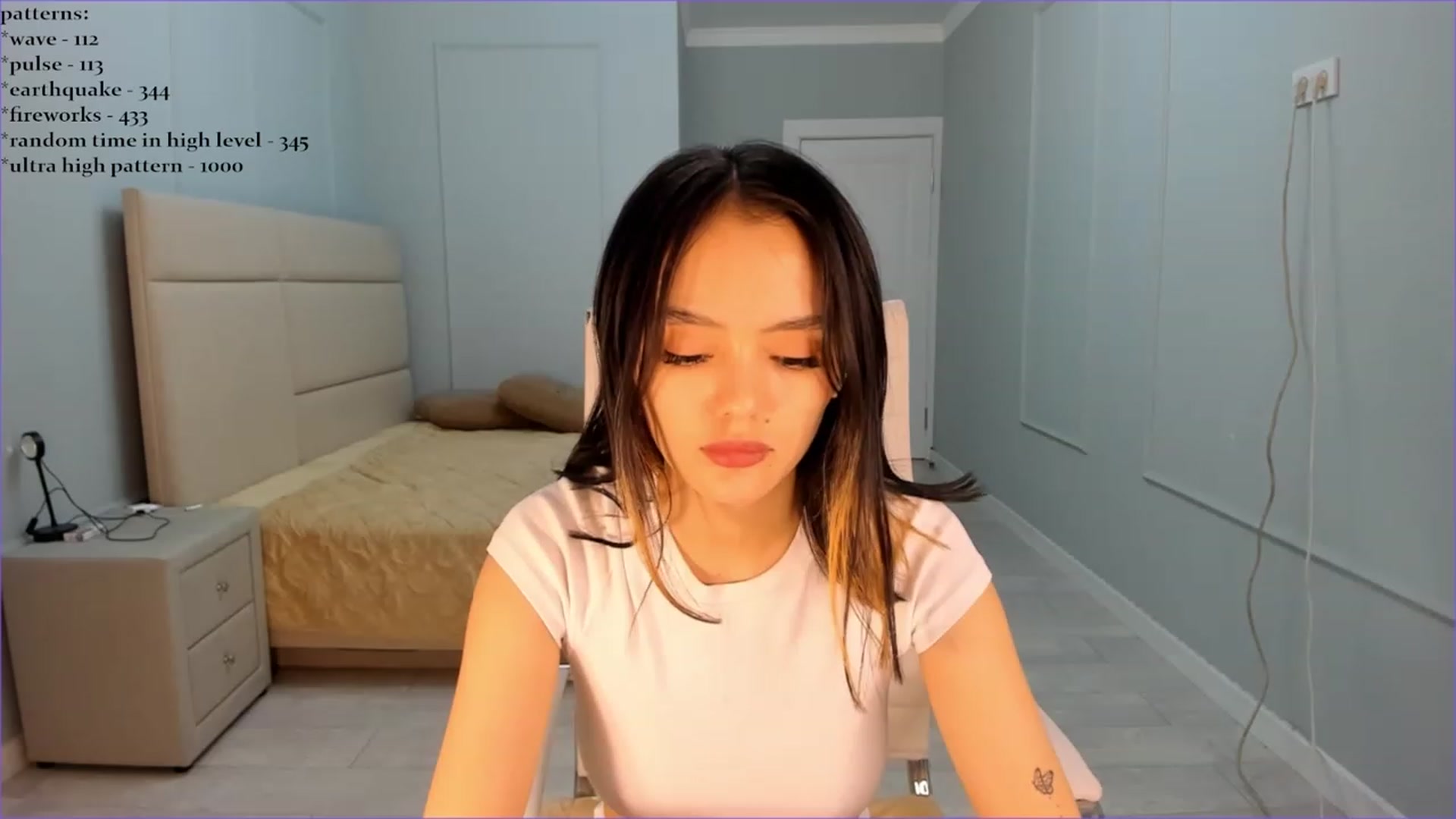 Gallery image thumbnail from Emma_clarc's myfreecams stream on, 05/30/2023, 10:34 image 17 of 20