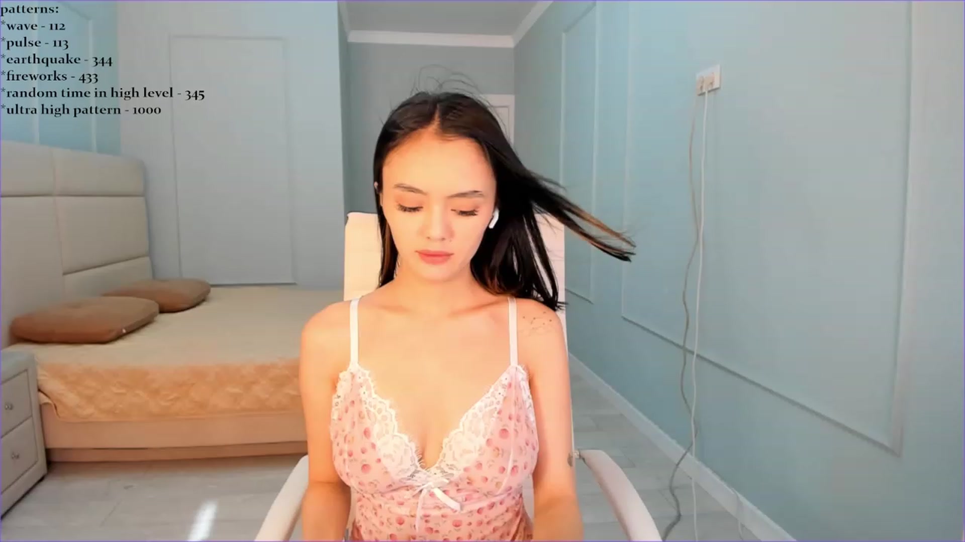 Gallery image thumbnail from Emma_clarc's myfreecams stream on, 06/03/2023, 03:02 image 3 of 20
