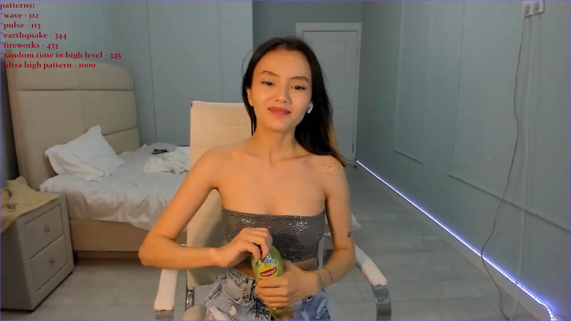 Gallery image thumbnail from Emma_clarc's myfreecams stream on, 06/16/2023, 14:26 image 2 of 20