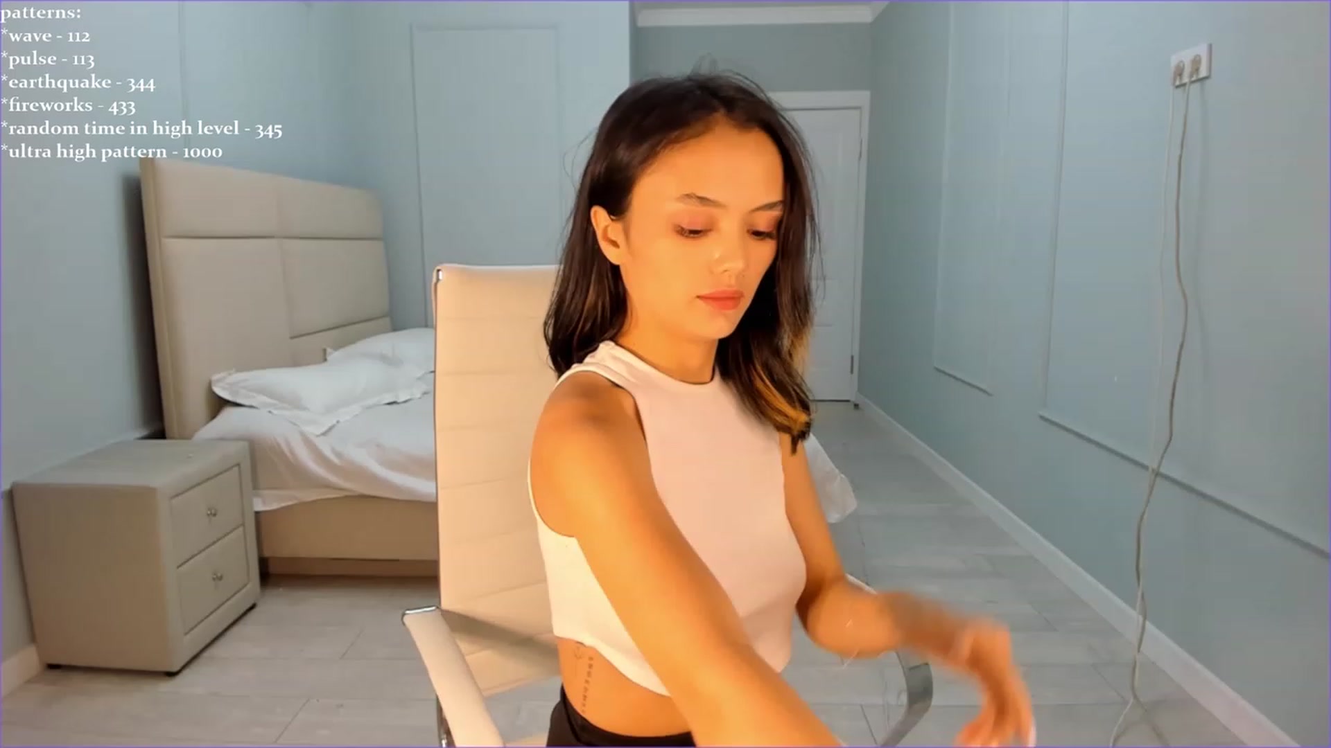 Gallery image thumbnail from Emma_clarc's myfreecams stream on, 07/10/2023, 18:43 image 2 of 20