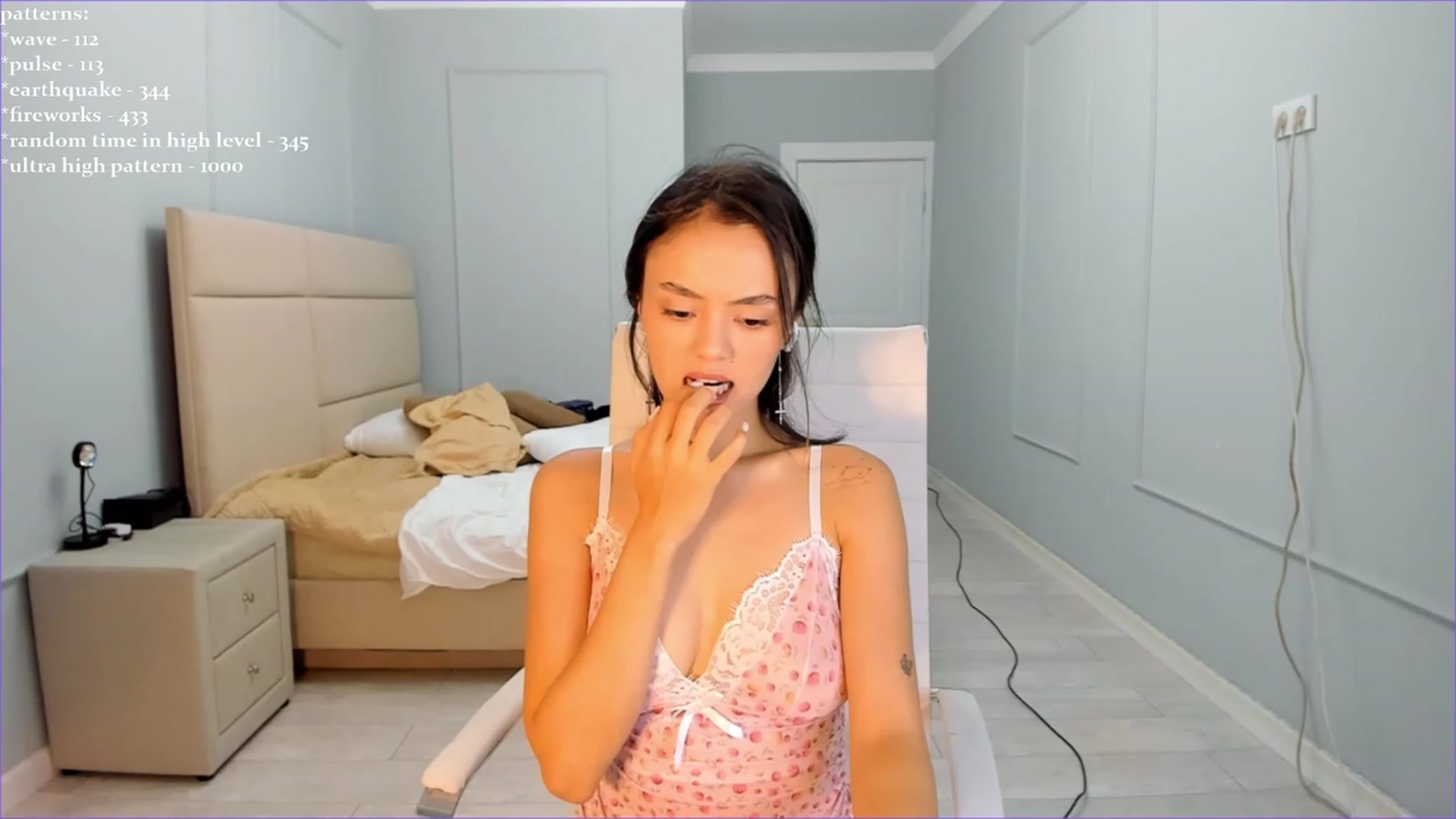 Gallery image thumbnail from Emma_clarc's myfreecams stream on, 07/15/2023, 19:49 image 2 of 20