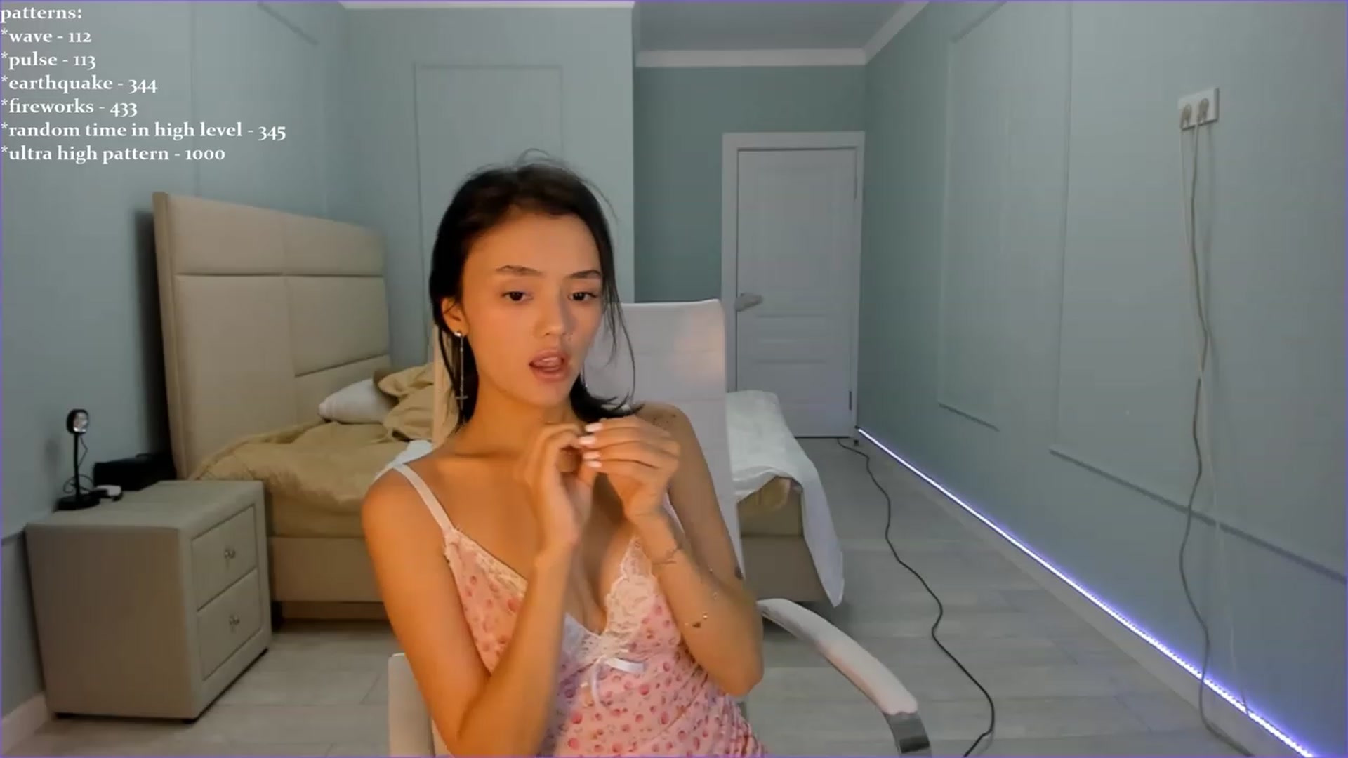 Gallery image thumbnail from Emma_clarc's myfreecams stream on, 07/15/2023, 19:49 image 16 of 20