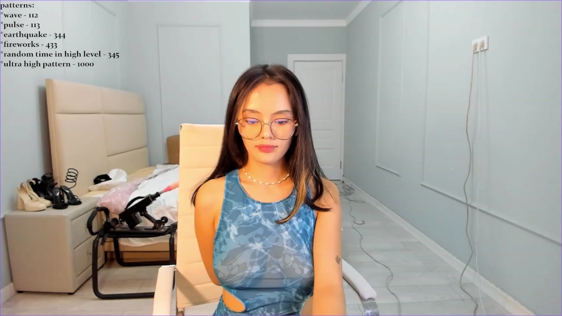 Gallery image thumbnail from Emma_clarc's myfreecams stream on, 09/27/2023, 10:19 image 8 of 20