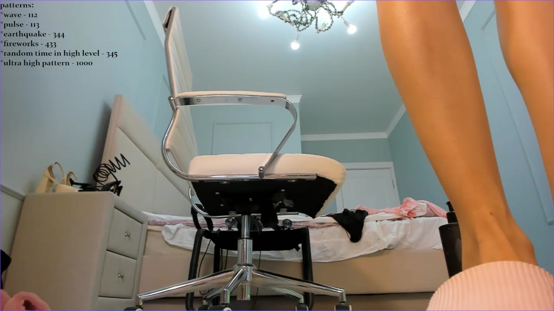 Gallery image thumbnail from Emma_clarc's myfreecams stream on, 10/12/2023, 08:51 image 14 of 20