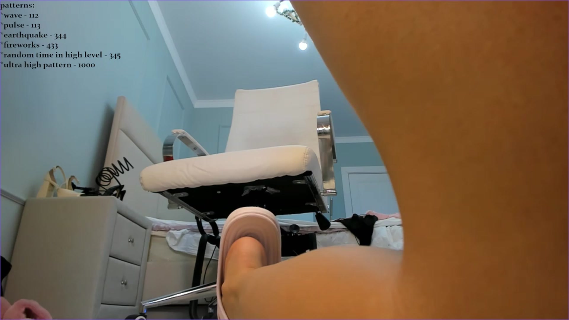 Gallery image thumbnail from Emma_clarc's myfreecams stream on, 10/12/2023, 08:51 image 9 of 20