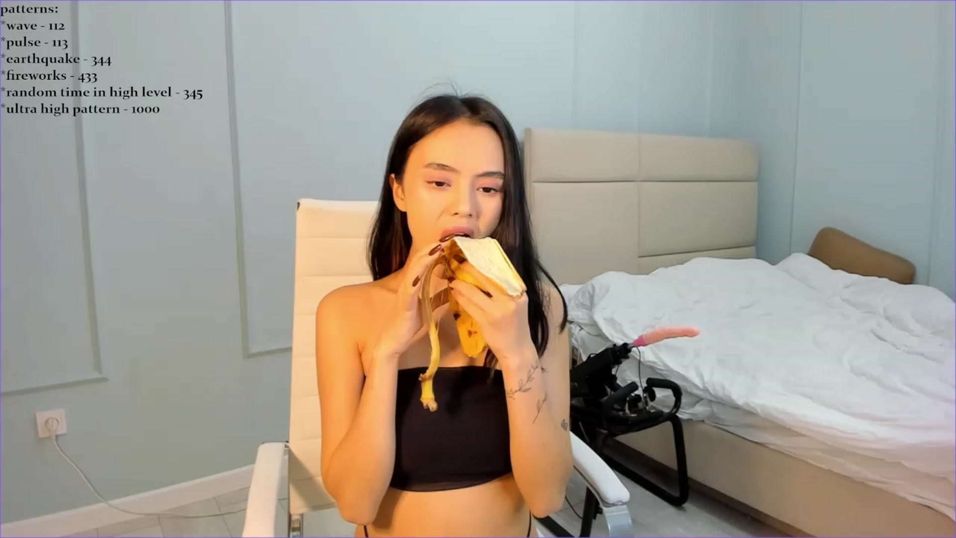 Gallery image thumbnail from Emma_clarc's myfreecams stream on, 10/20/2023, 14:46 image 1 of 20