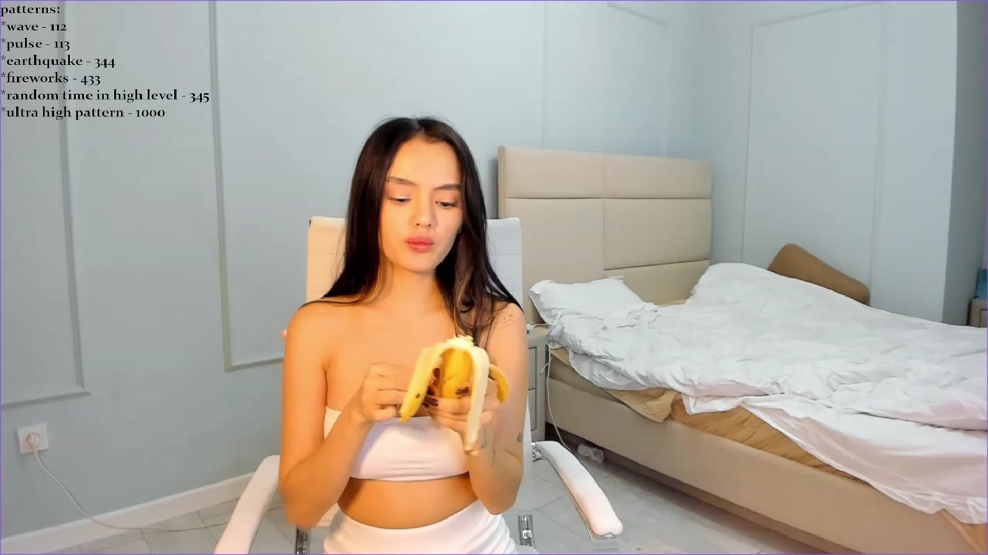 Gallery image thumbnail from Emma_clarc's myfreecams stream on, 10/22/2023, 14:15 image 5 of 20