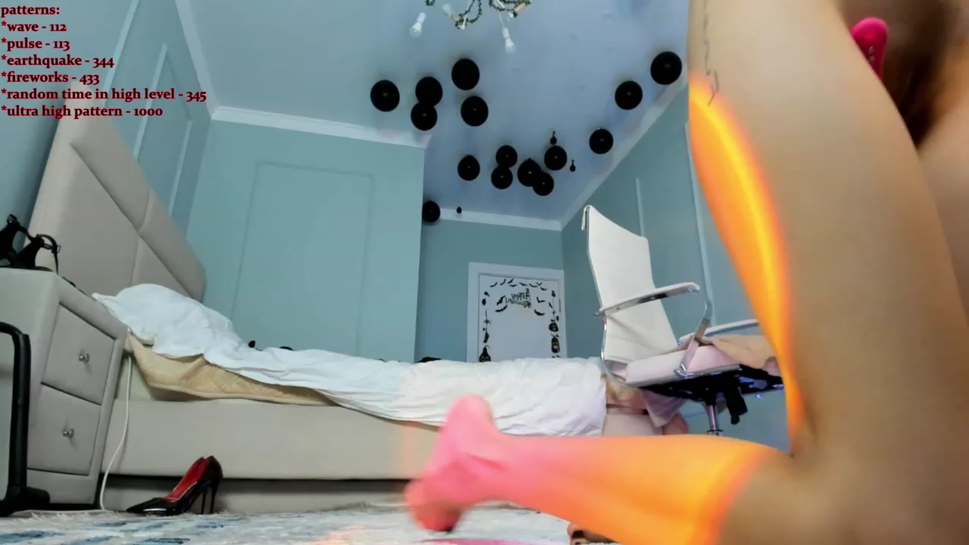 Gallery image thumbnail from Emma_clarc's myfreecams stream on, 10/31/2023, 21:17 image 5 of 20