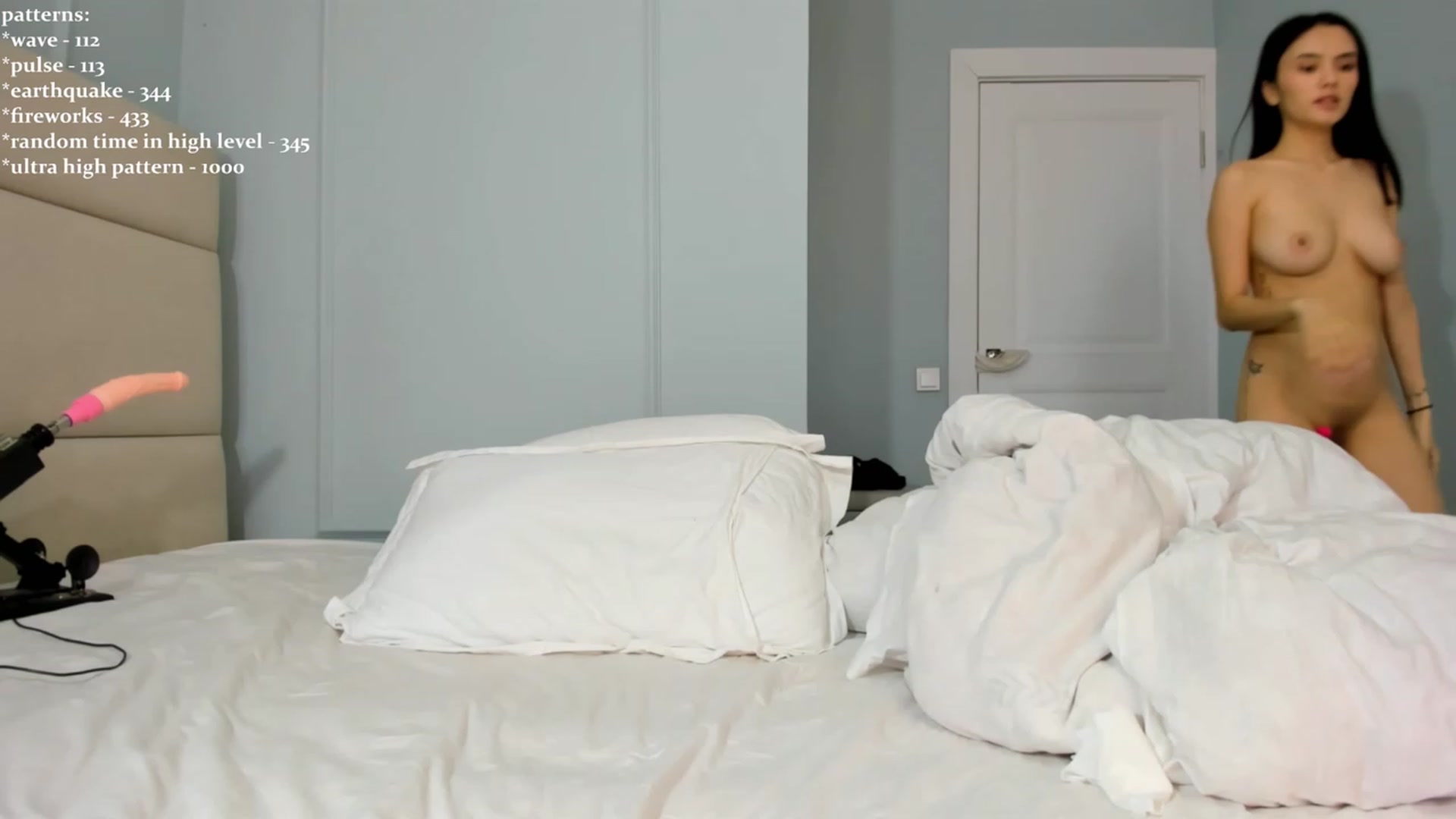 Gallery image thumbnail from Emma_clarc's myfreecams stream on, 11/22/2023, 08:37 image 3 of 20