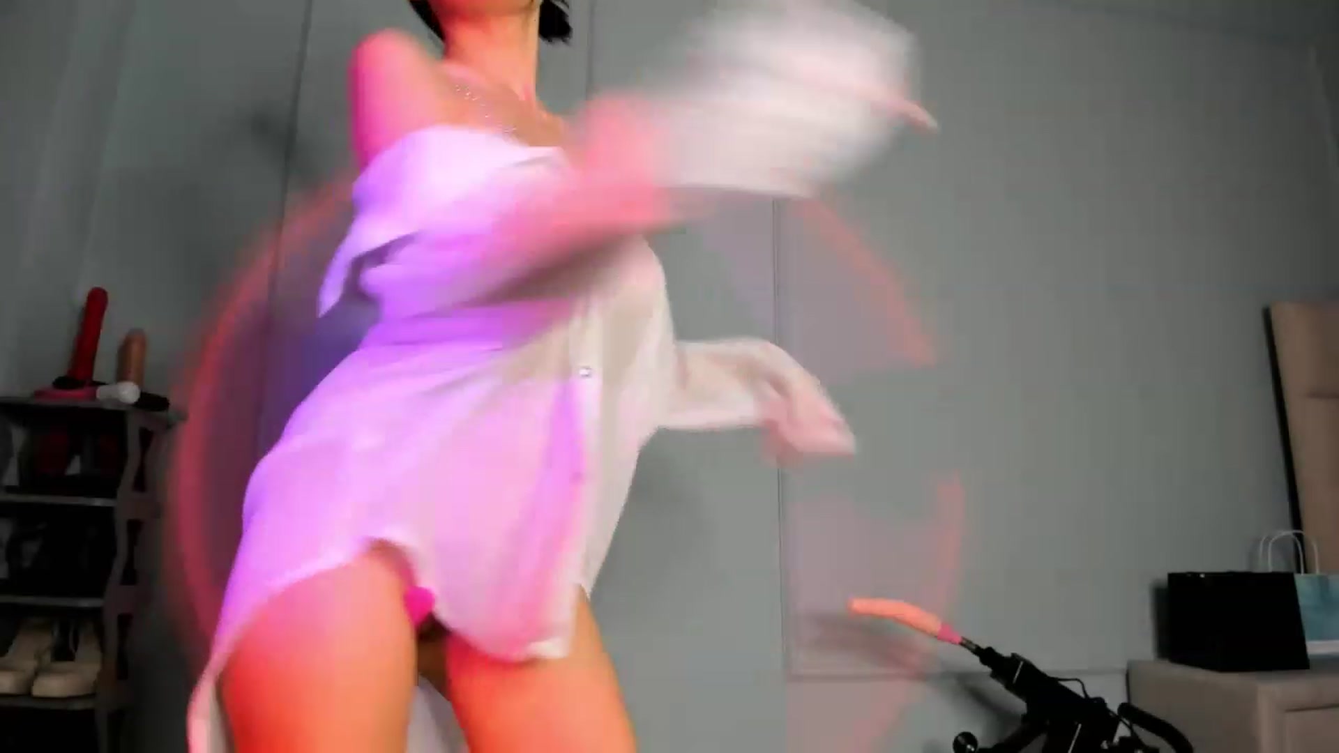 Gallery image thumbnail from Emma_clarc's myfreecams stream on, 12/07/2023, 16:50 image 15 of 20