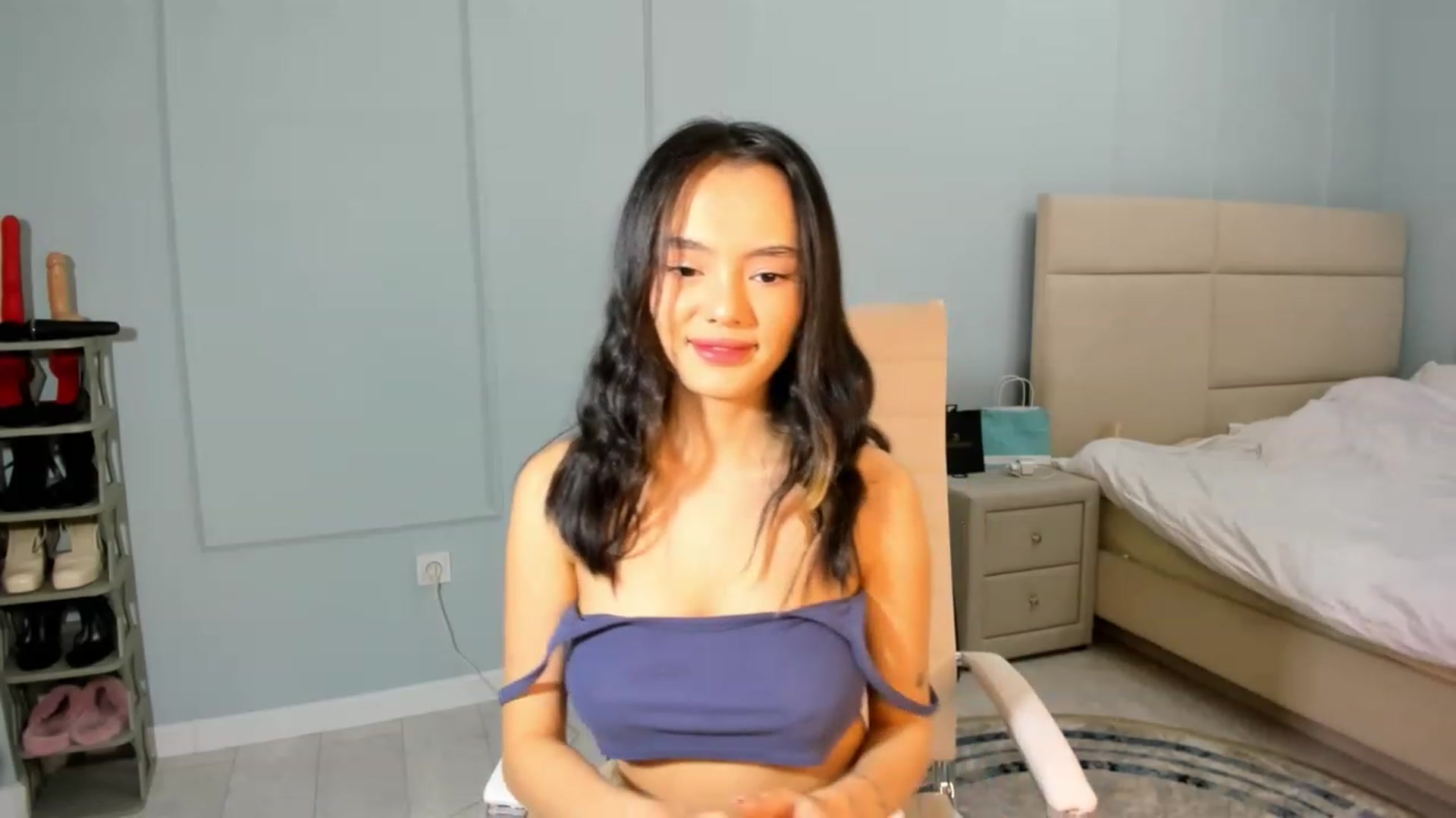 Gallery image thumbnail from Emma_clarc's myfreecams stream on, 12/08/2023, 16:04 image 2 of 20