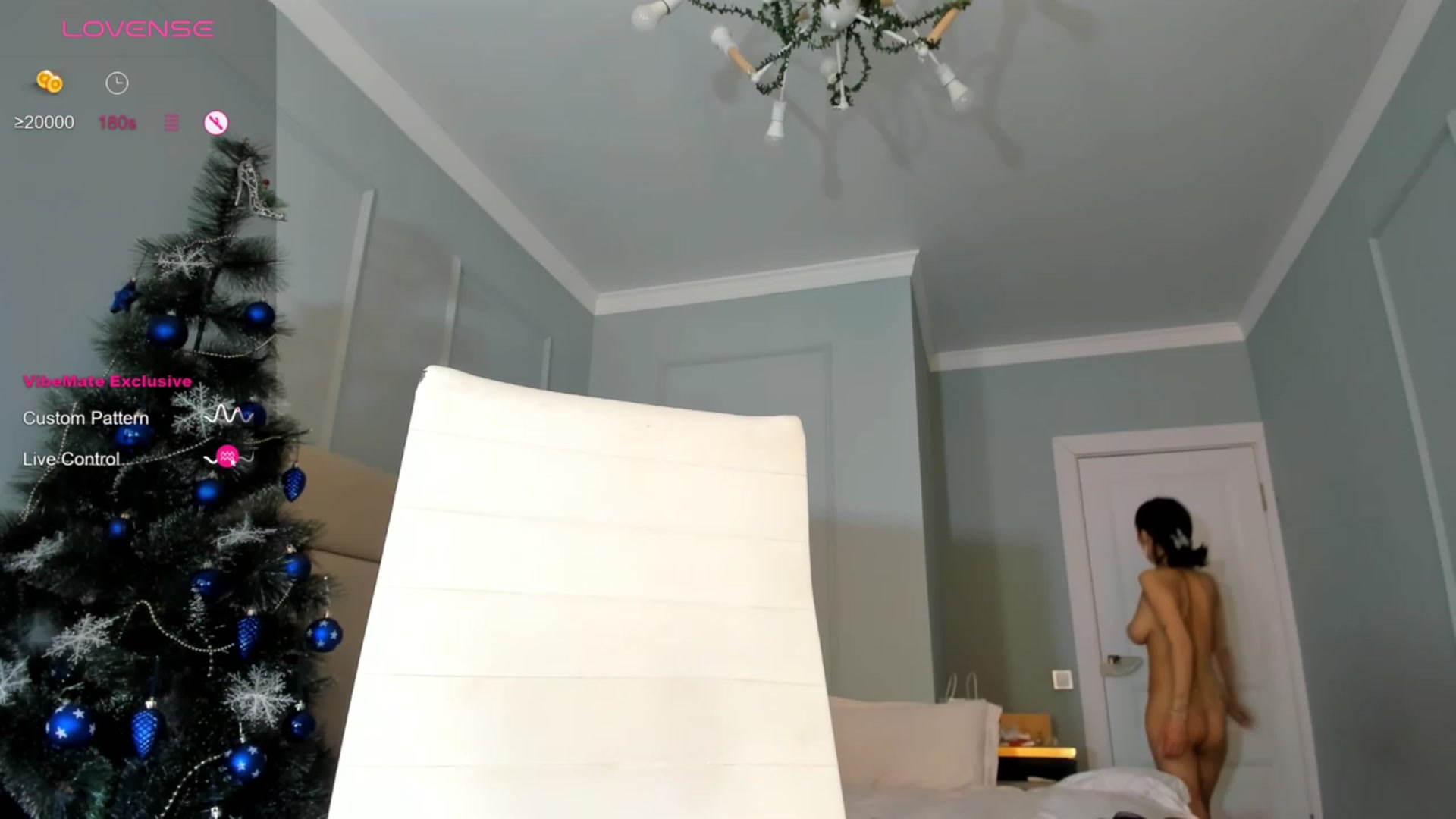 Gallery image thumbnail from Emma_clarc's myfreecams stream on, 12/25/2023, 05:25 image 10 of 20