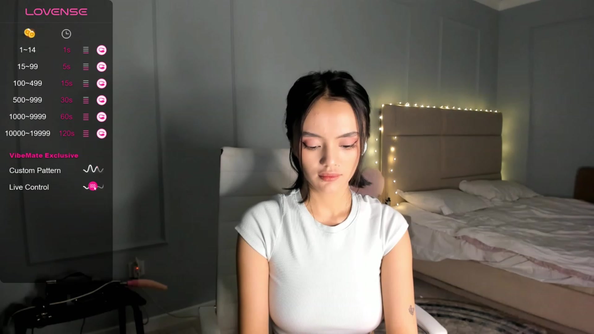 Gallery image thumbnail from Emma_clarc's myfreecams stream on, 01/22/2024, 04:01 image 2 of 20