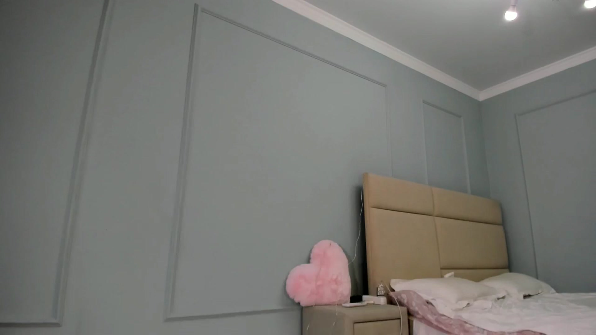 Gallery image thumbnail from Emma_clarc's myfreecams stream on, 02/22/2024, 11:39 image 13 of 20