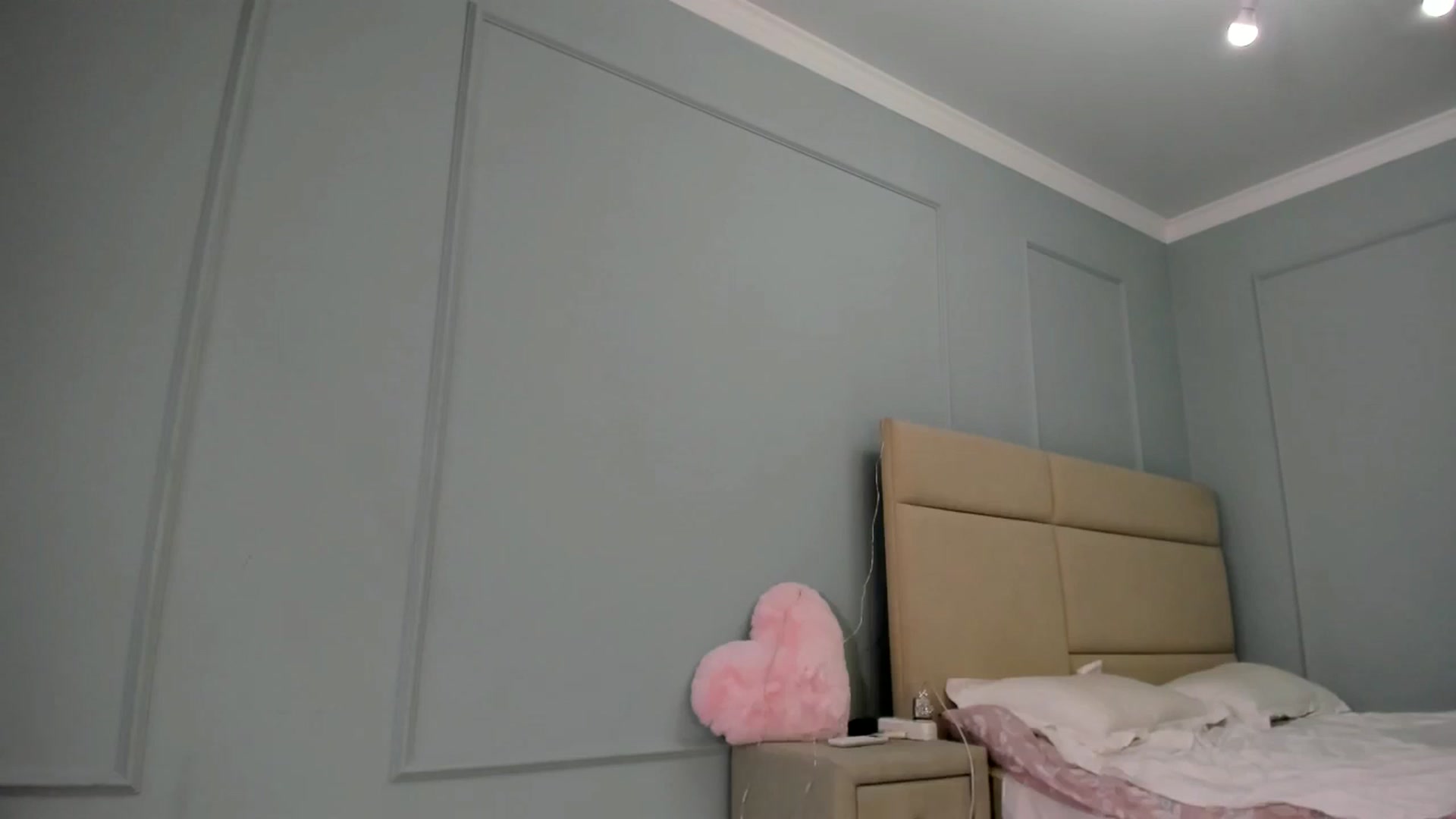 Gallery image thumbnail from Emma_clarc's myfreecams stream on, 02/22/2024, 11:39 image 6 of 20