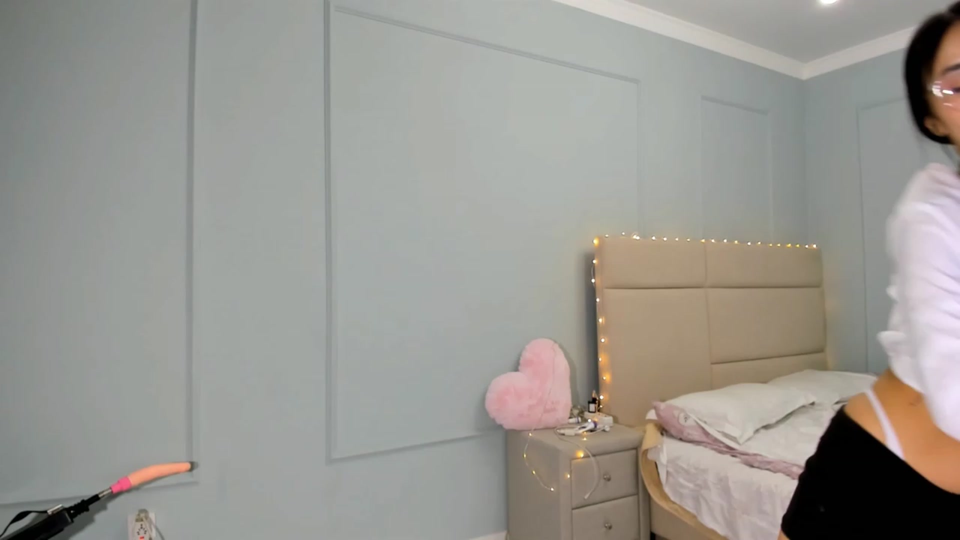 Gallery image thumbnail from Emma_clarc's myfreecams stream on, 03/06/2024, 16:11 image 18 of 20