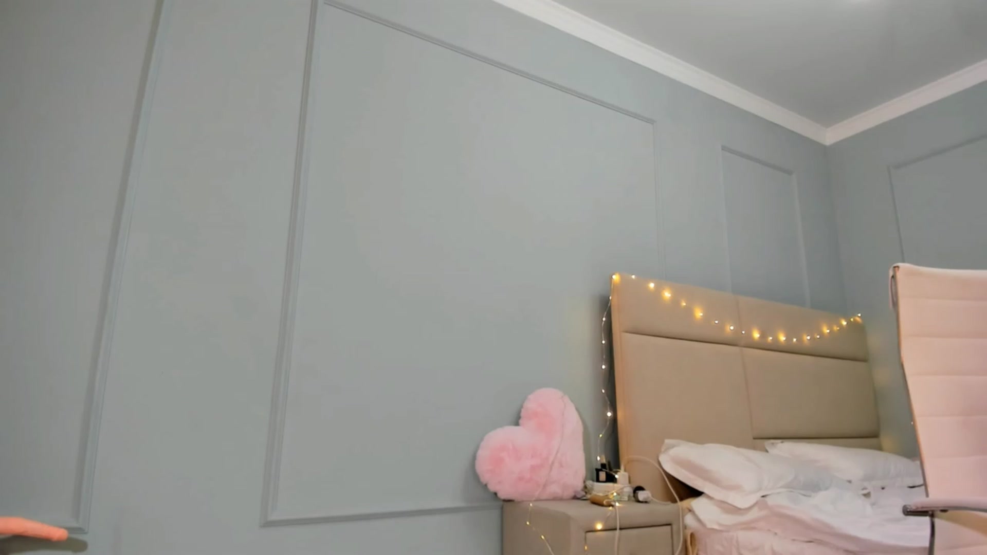 Gallery image thumbnail from Emma_clarc's myfreecams stream on, 03/12/2024, 07:02 image 11 of 20