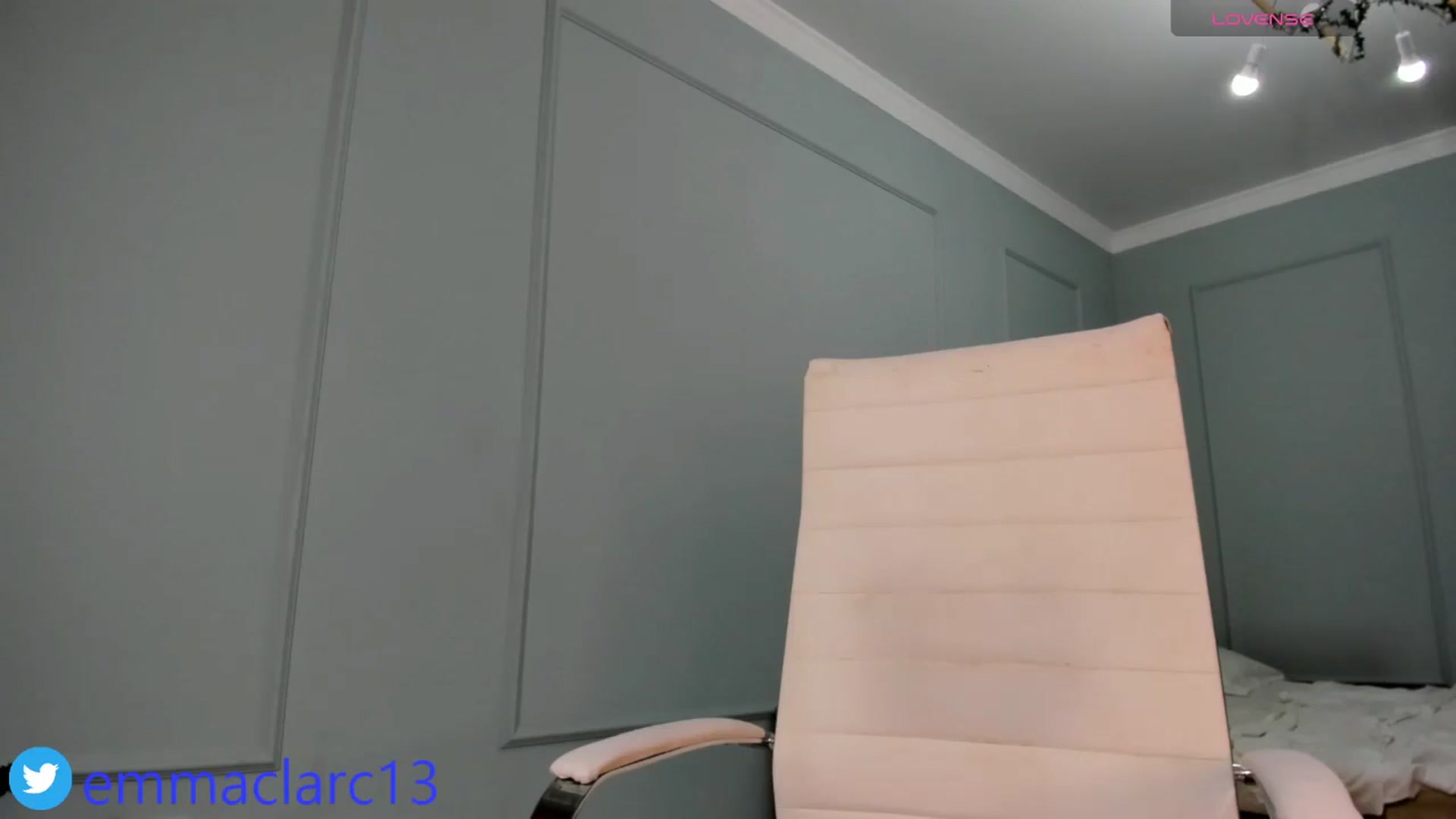 Gallery image thumbnail from Emma_clarc's myfreecams stream on, 05/28/2024, 08:31 image 10 of 20