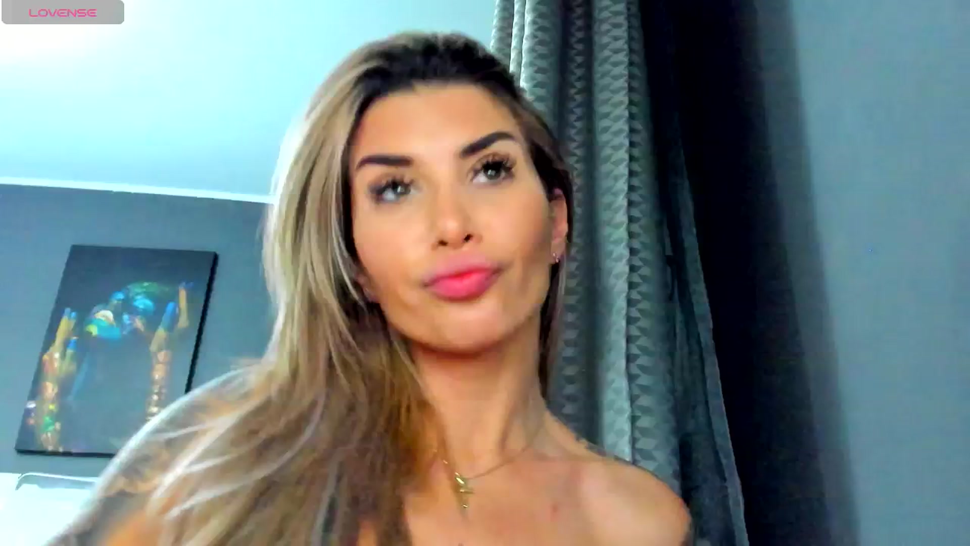 Gallery image thumbnail from Emma_d's myfreecams stream on, 03/12/2025, 23:38 image 19 of 20