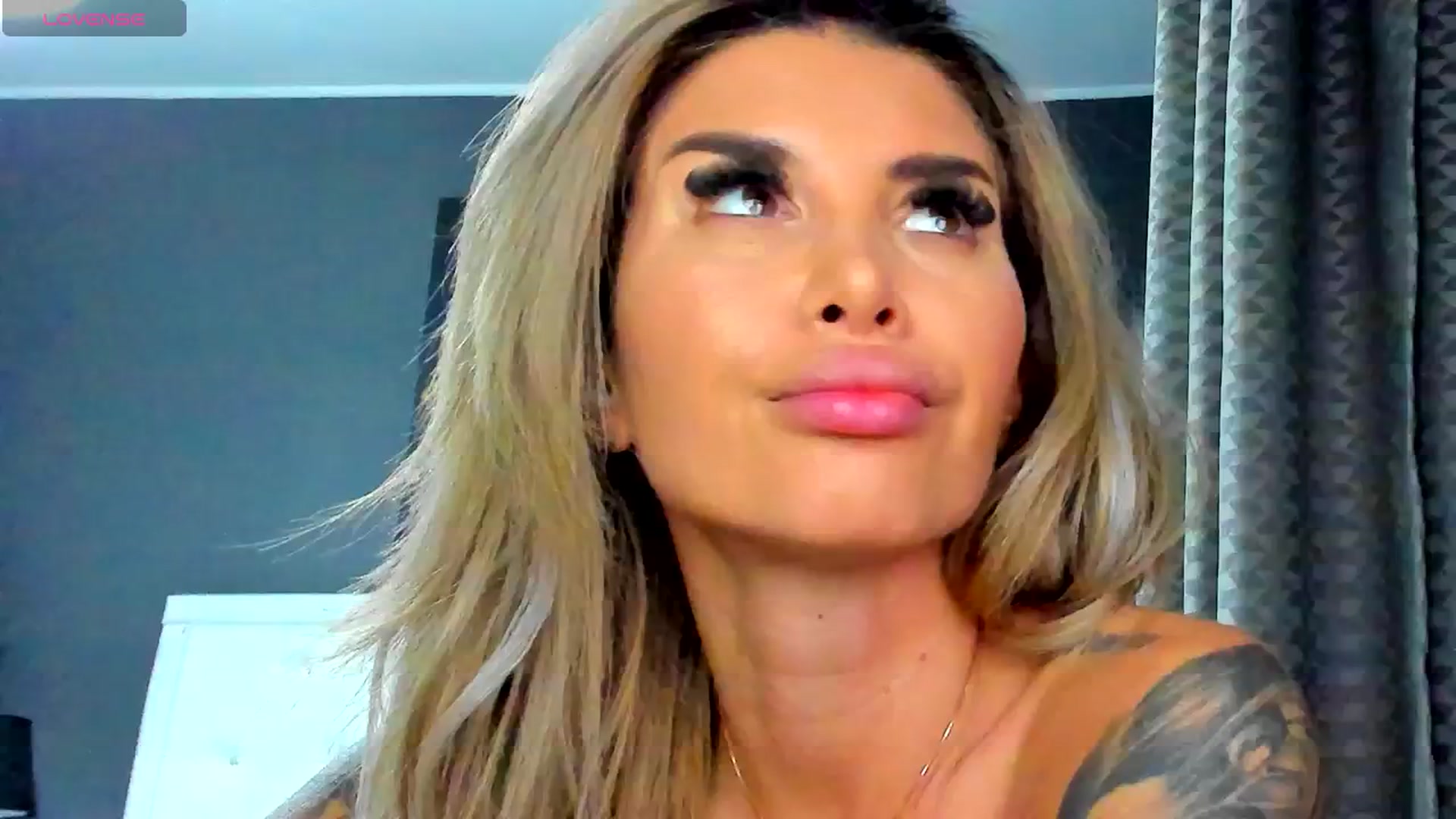 Gallery image thumbnail from Emma_d's myfreecams stream on, 04/02/2025, 20:53 image 20 of 20