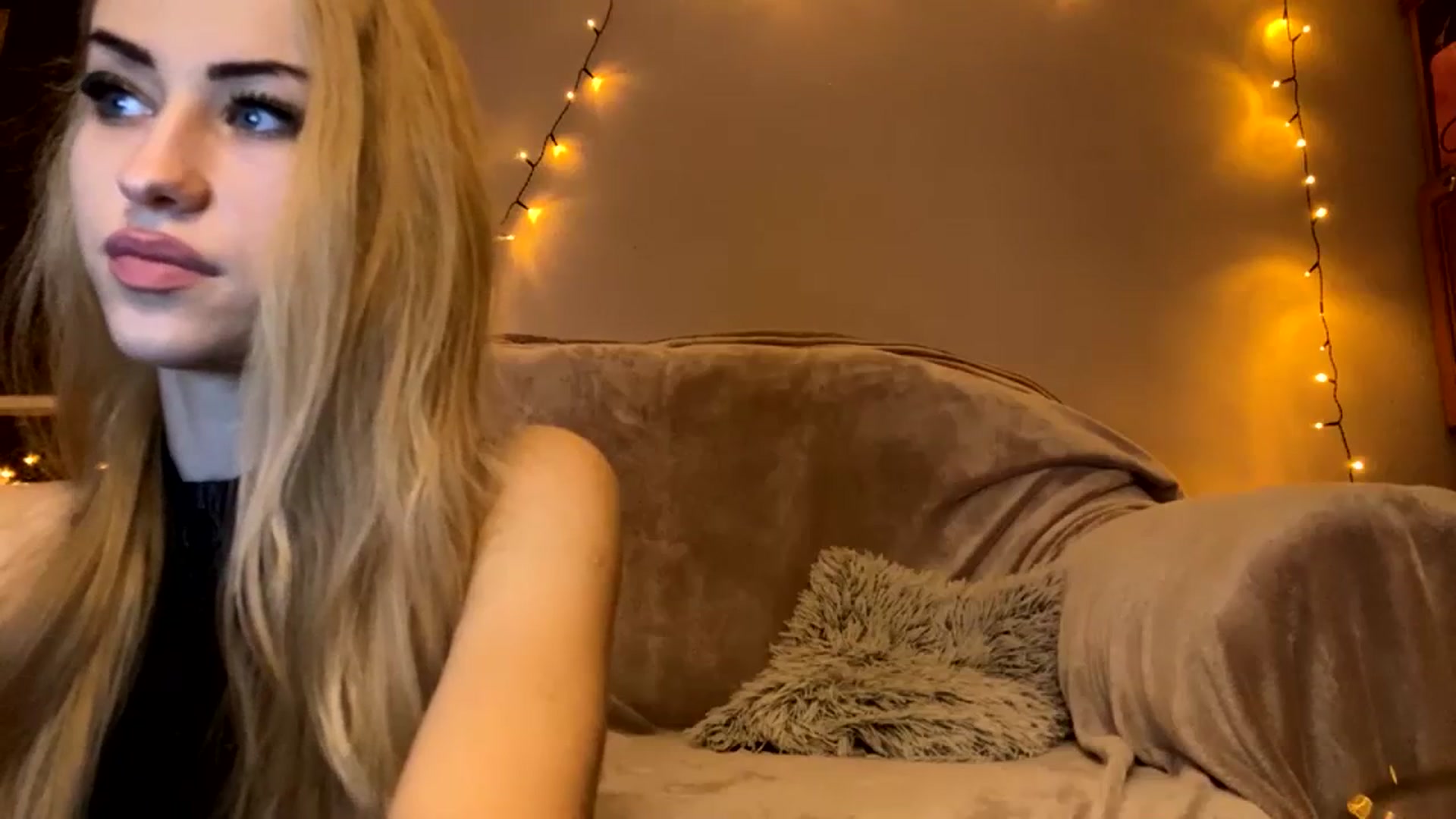 Gallery image thumbnail from Emma_wattsen's myfreecams stream on, 12/07/2023, 21:46 image 20 of 20