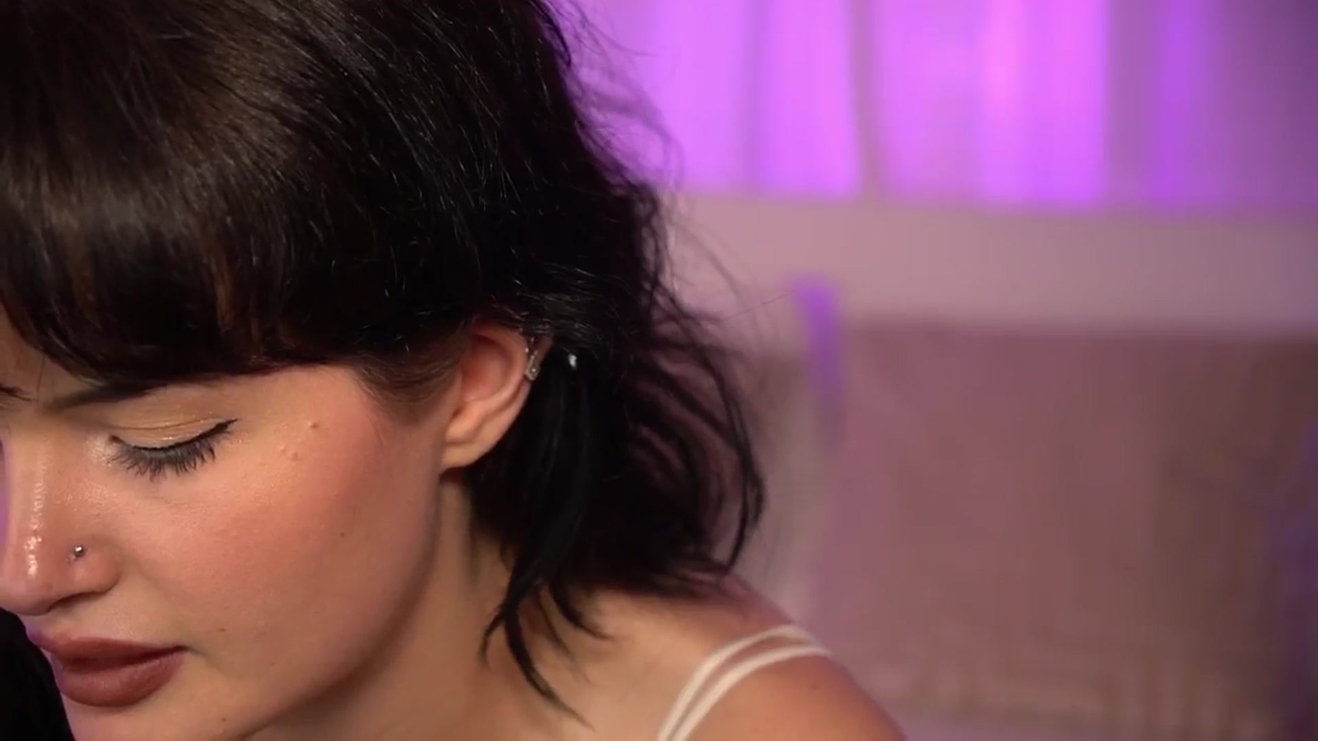 Gallery image thumbnail from EmmaaSnow's myfreecams stream on, 05/21/2024, 19:45 image 6 of 20
