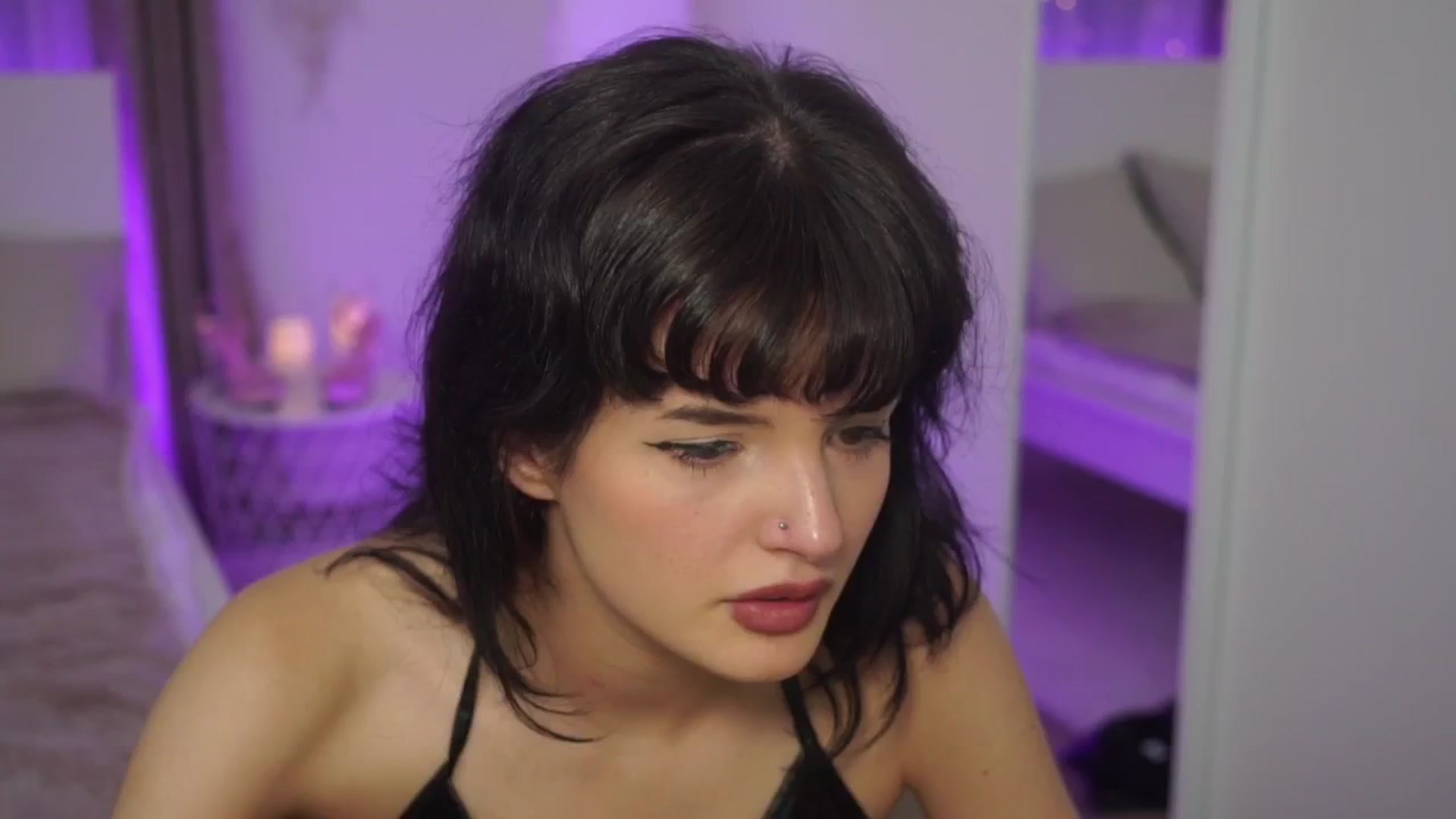 Gallery image thumbnail from EmmaaSnow's myfreecams stream on, 05/24/2024, 21:39 image 7 of 20