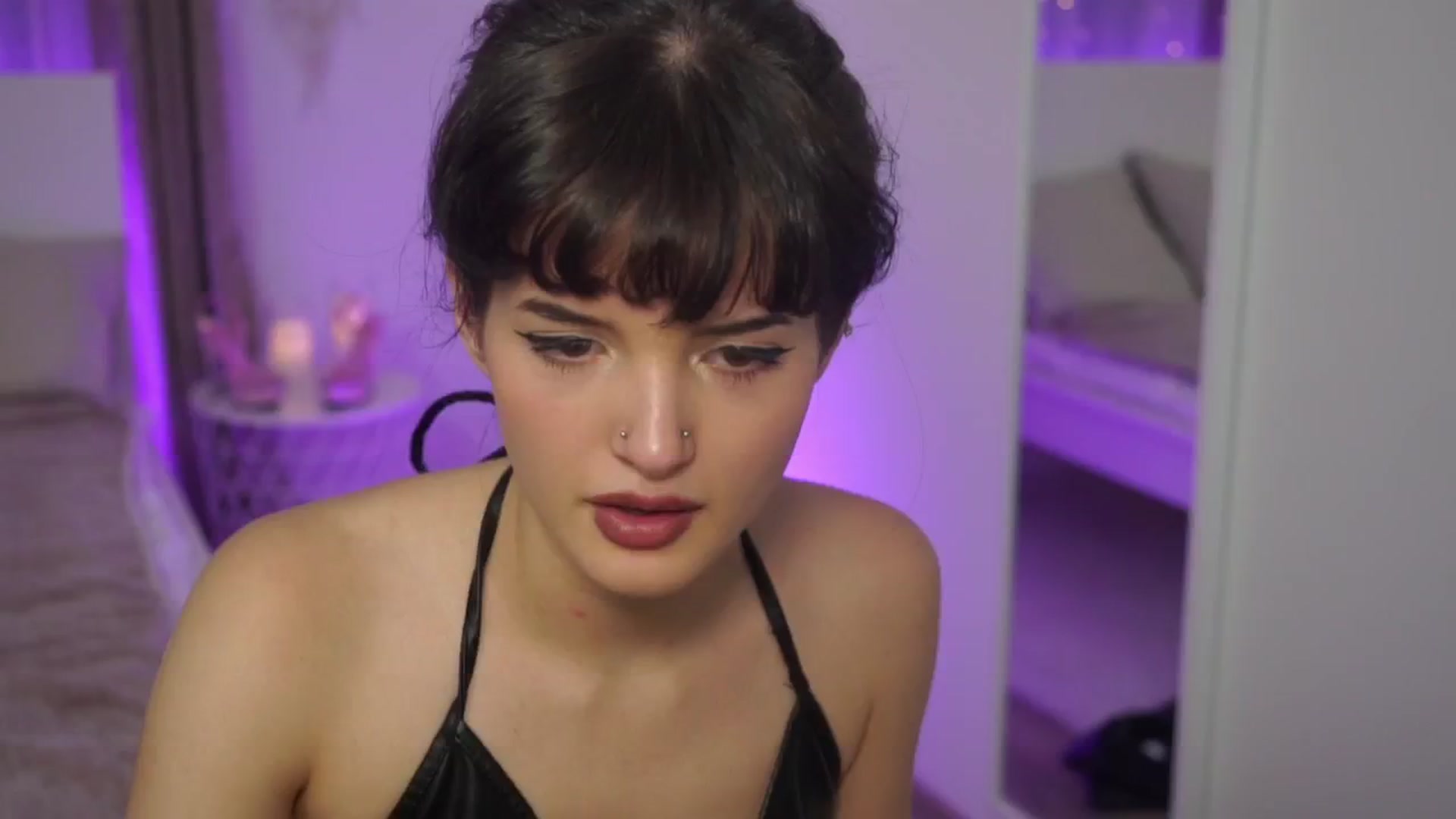 Gallery image thumbnail from EmmaaSnow's myfreecams stream on, 05/24/2024, 21:39 image 6 of 20
