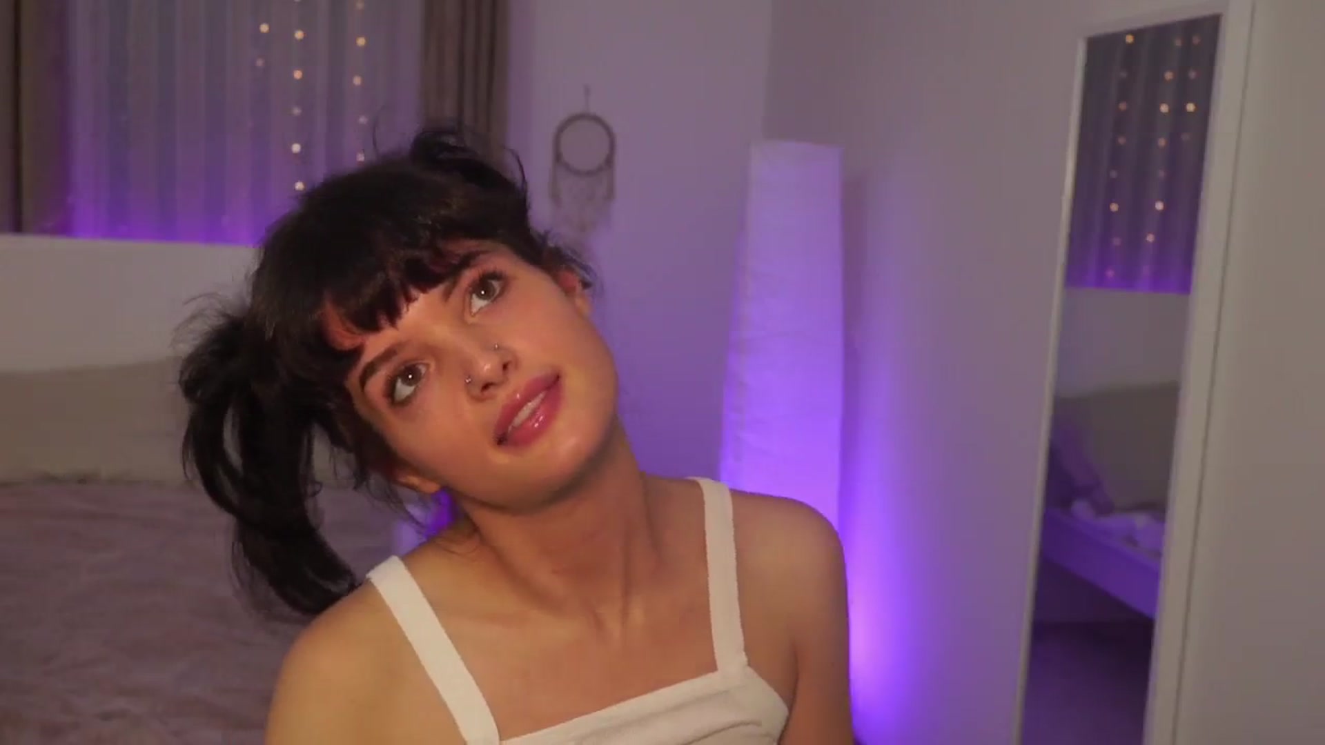 Gallery image thumbnail from EmmaaSnow's myfreecams stream on, 05/26/2024, 09:53 image 5 of 20