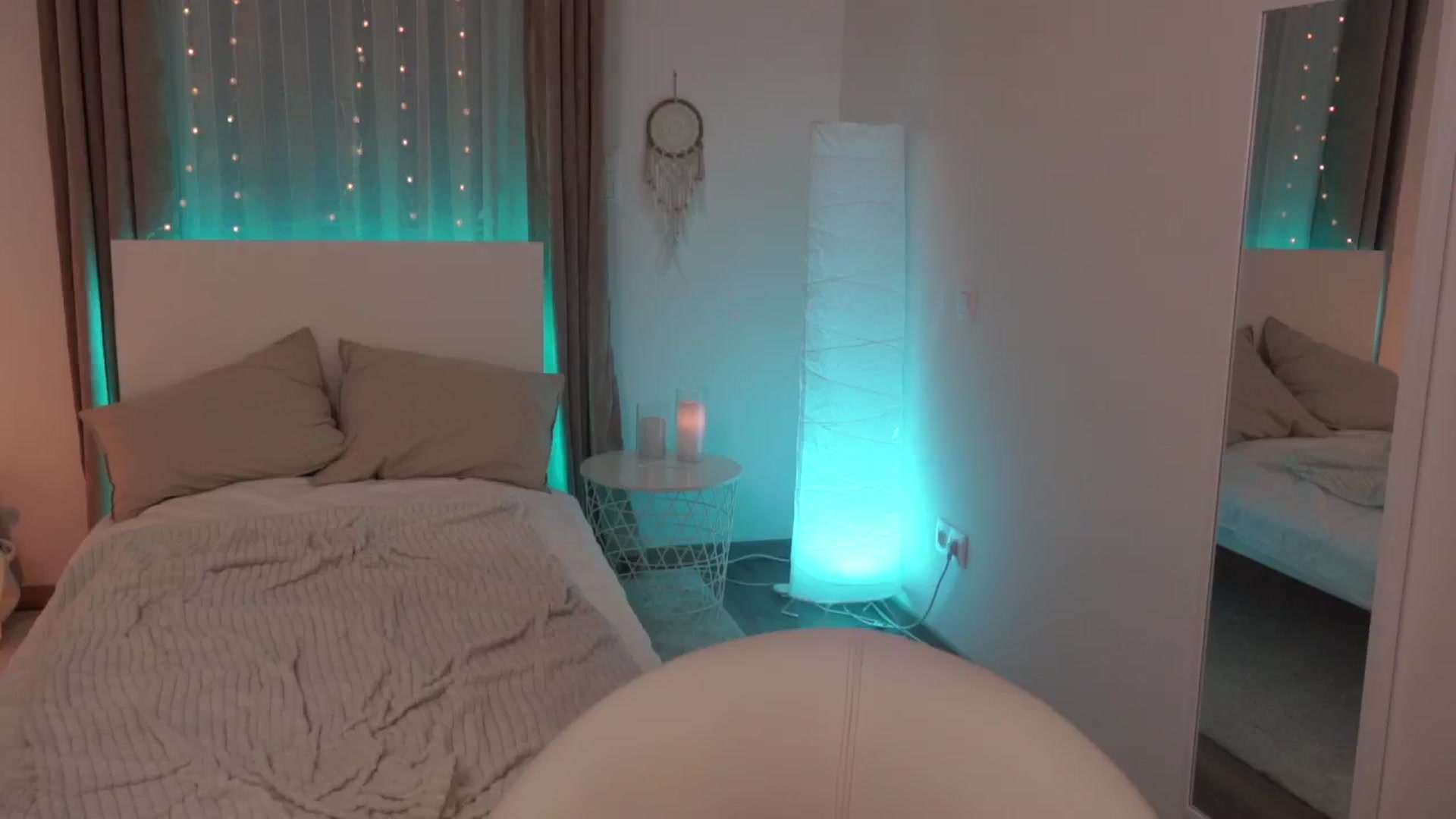 Gallery image thumbnail from EmmaaSnow's myfreecams stream on, 05/27/2024, 22:57 image 16 of 20