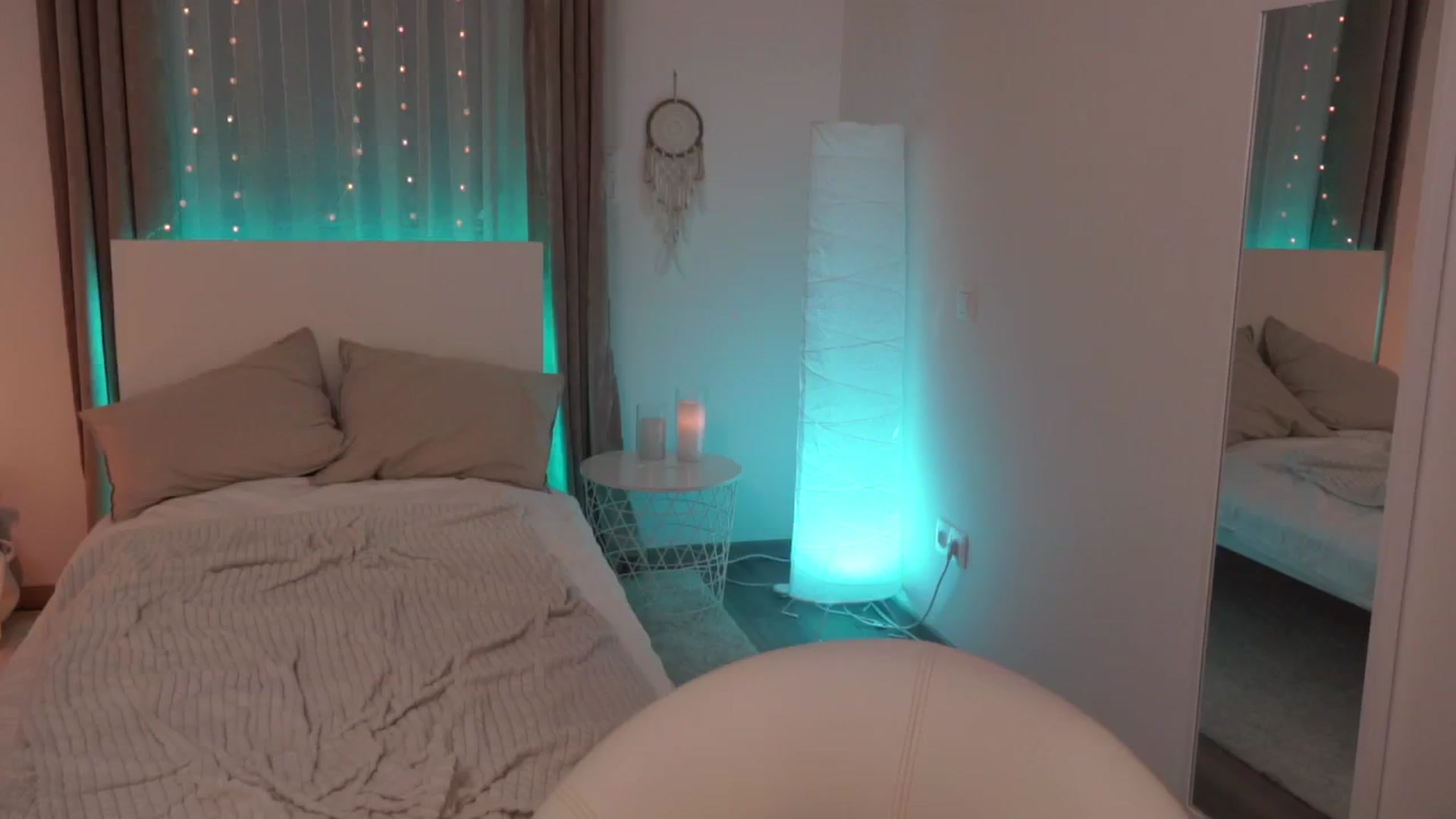 Gallery image thumbnail from EmmaaSnow's myfreecams stream on, 05/27/2024, 22:57 image 14 of 20