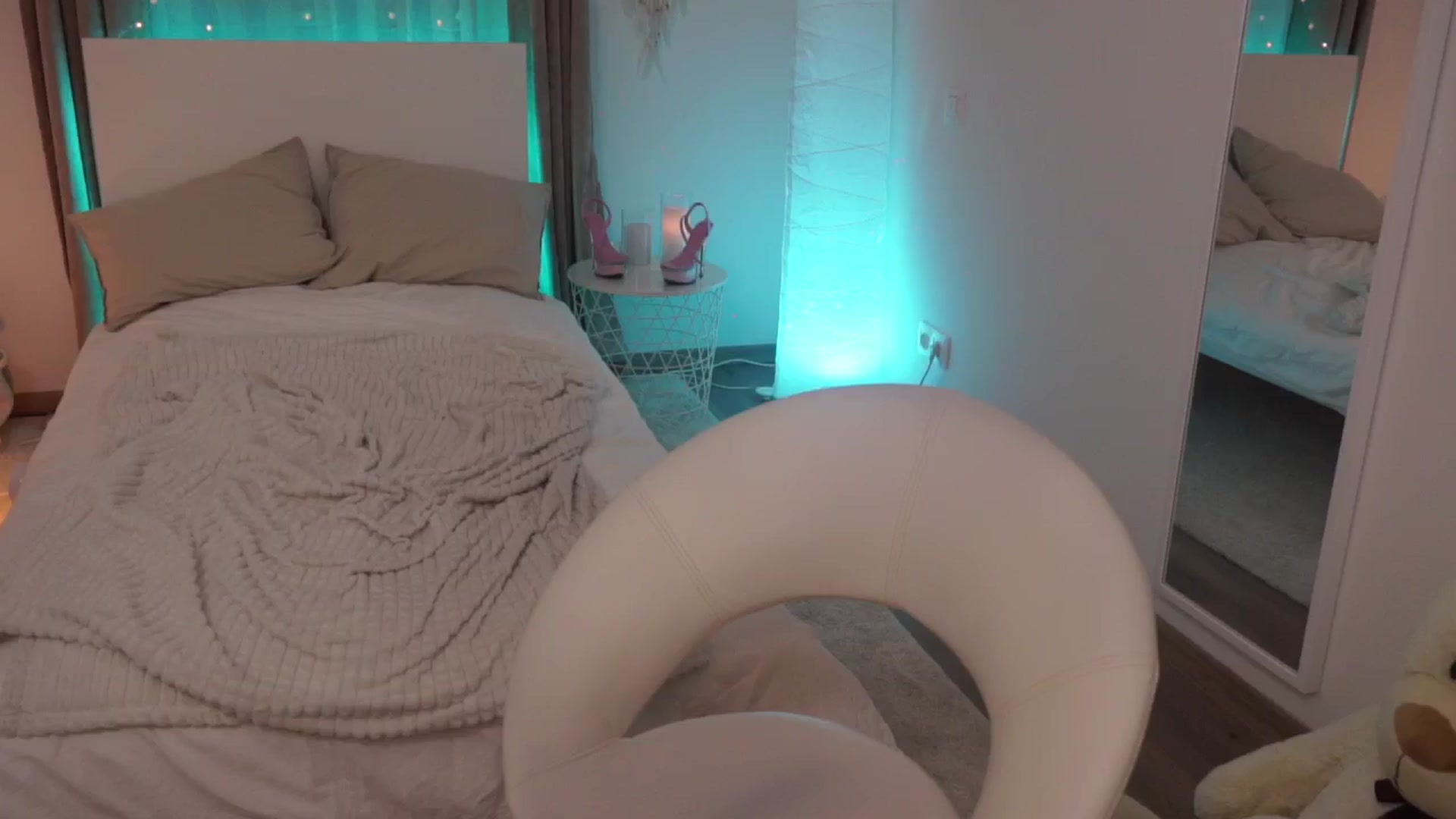 Gallery image thumbnail from EmmaaSnow's myfreecams stream on, 05/28/2024, 01:44 image 5 of 20