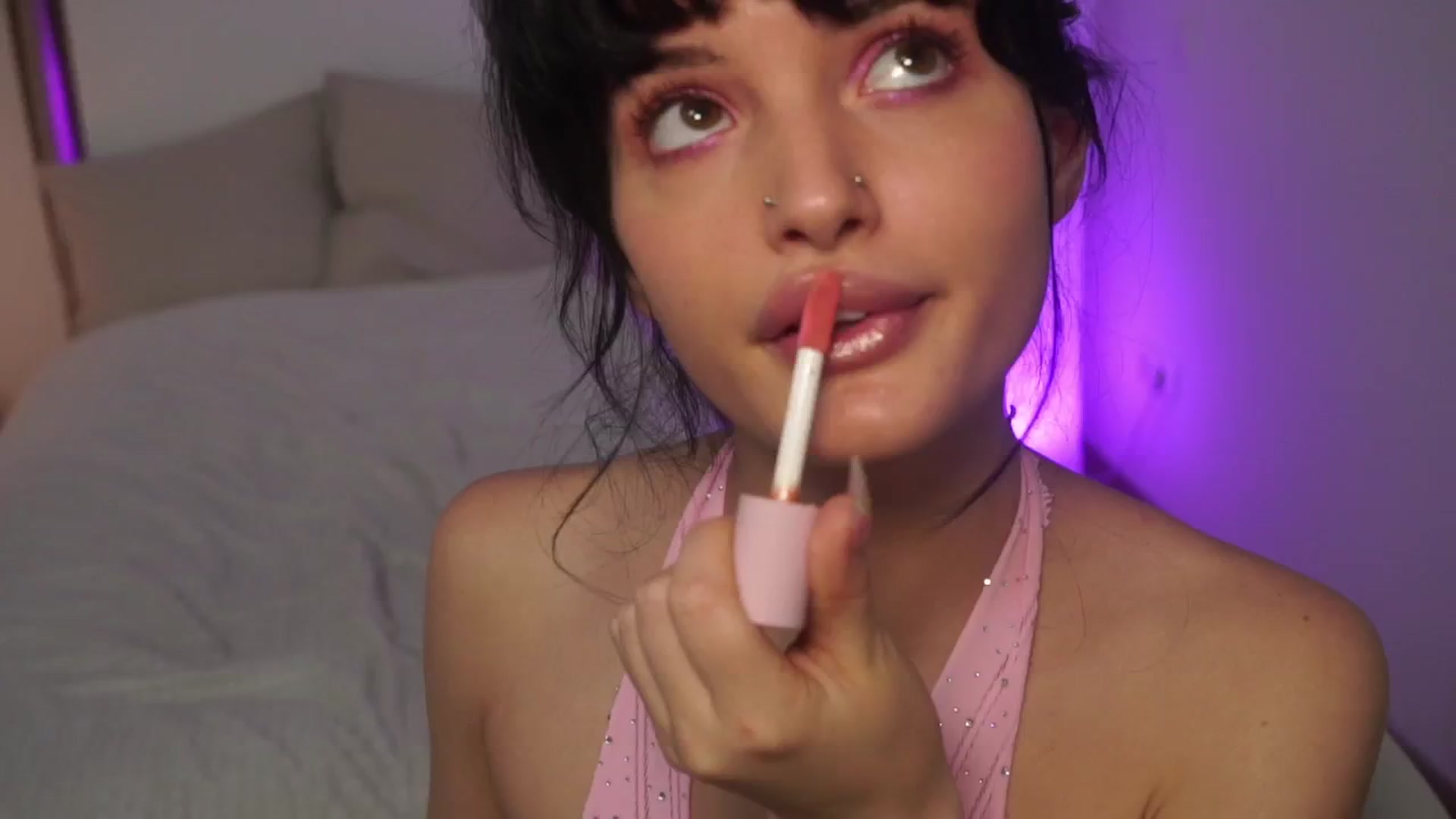 Gallery image thumbnail from EmmaaSnow's myfreecams stream on, 05/29/2024, 23:22 image 14 of 20