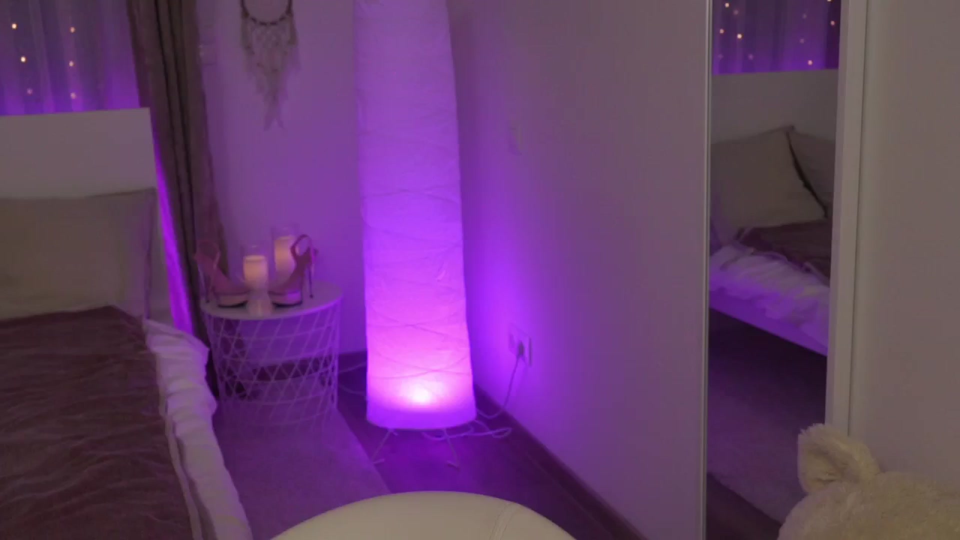 Gallery image thumbnail from EmmaaSnow's myfreecams stream on, 05/30/2024, 20:29 image 12 of 20