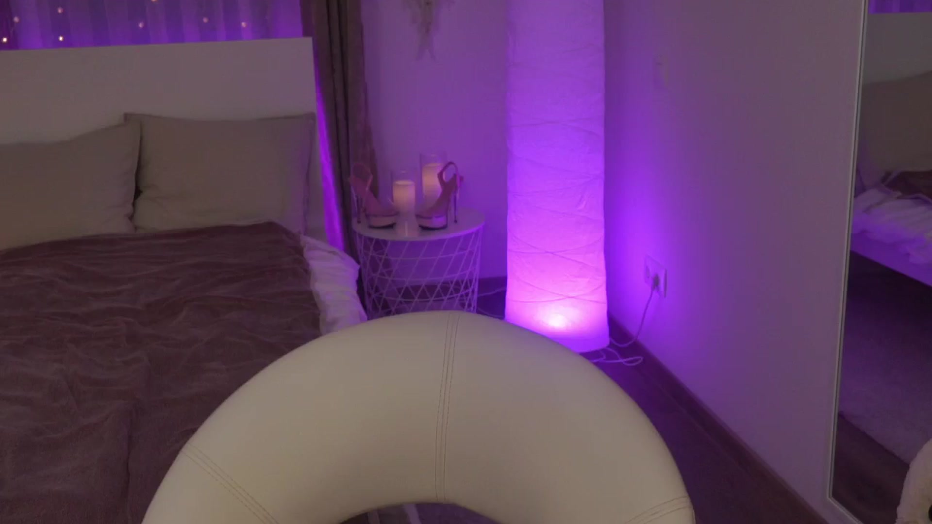 Gallery image thumbnail from EmmaaSnow's myfreecams stream on, 05/30/2024, 21:39 image 4 of 20