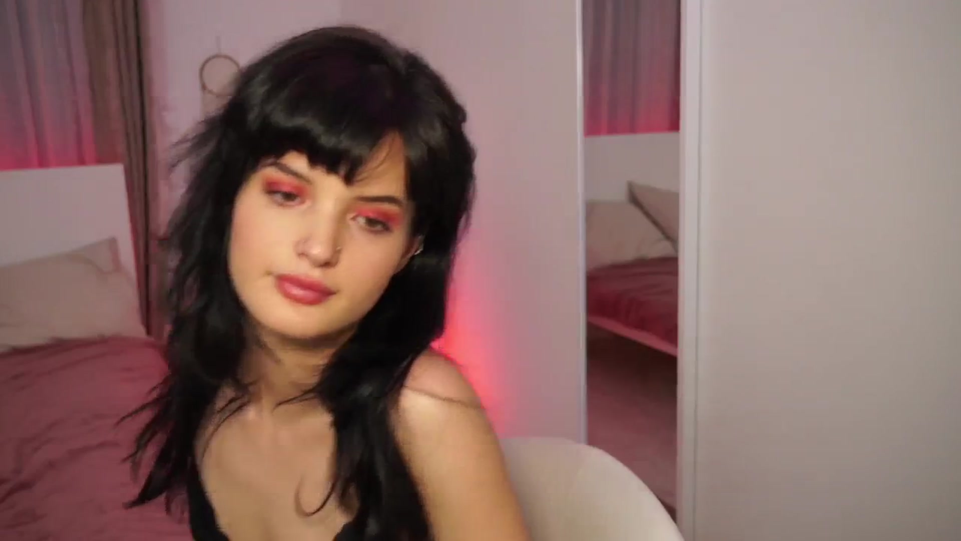 Gallery image thumbnail from EmmaaSnow's myfreecams stream on, 06/02/2024, 17:57 image 16 of 20