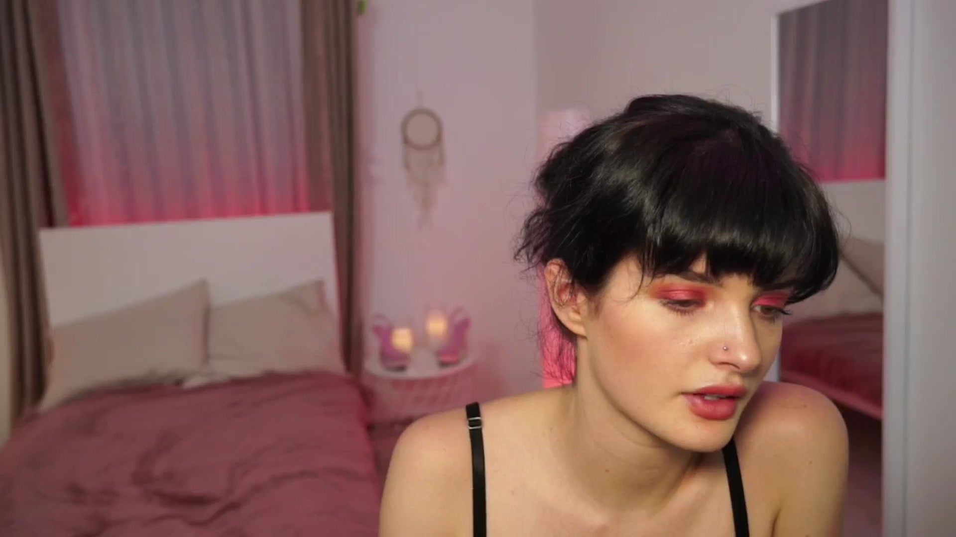 Gallery image thumbnail from EmmaaSnow's myfreecams stream on, 06/02/2024, 17:57 image 12 of 20