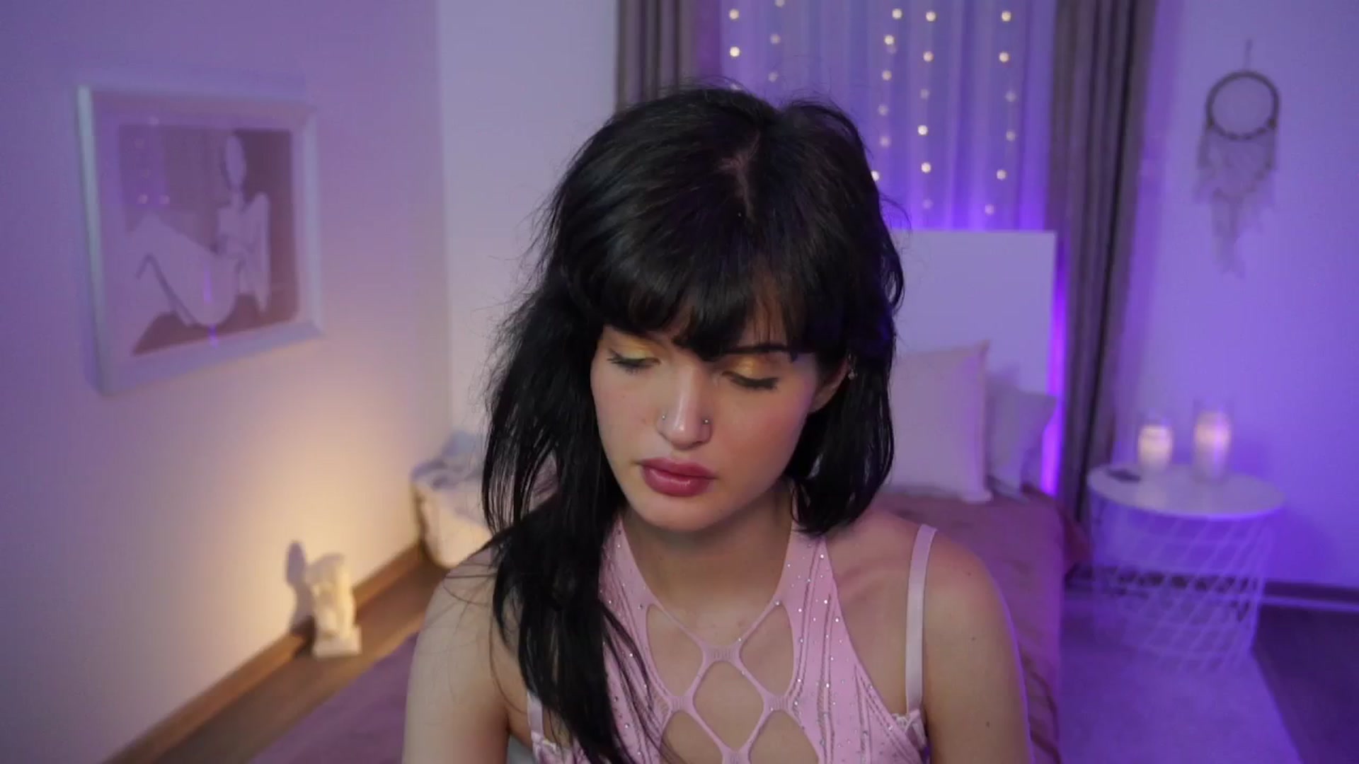 Gallery image thumbnail from EmmaaSnow's myfreecams stream on, 06/09/2024, 24:42 image 7 of 20