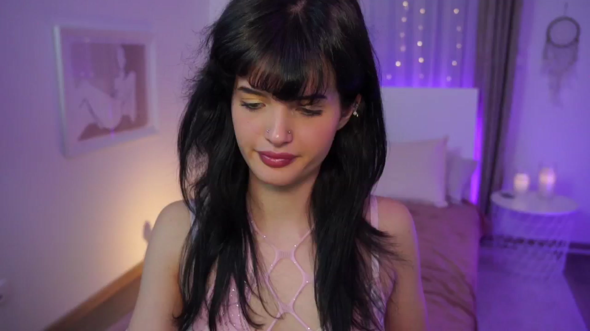 Gallery image thumbnail from EmmaaSnow's myfreecams stream on, 06/09/2024, 24:42 image 15 of 20