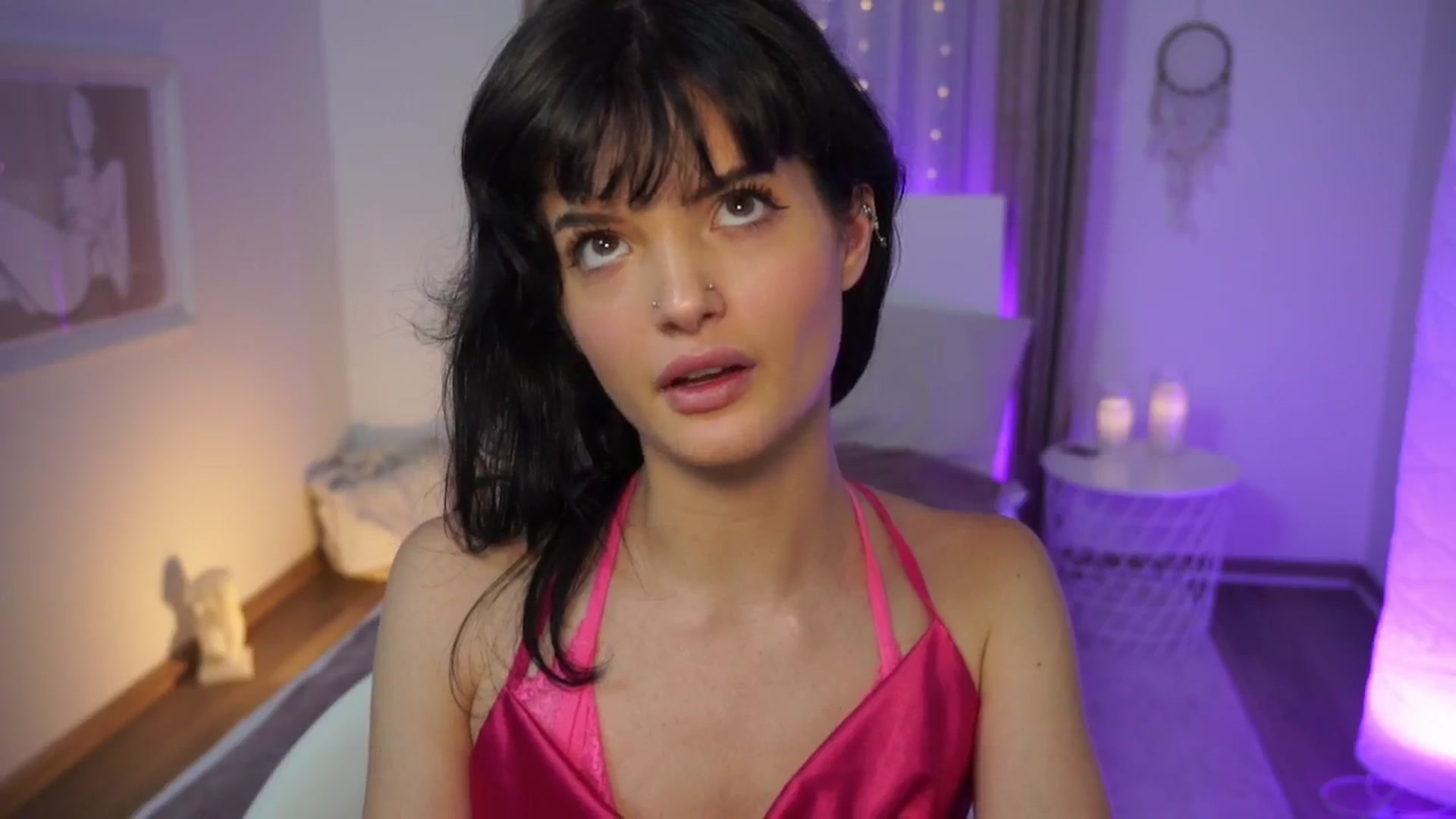 Gallery image thumbnail from EmmaaSnow's myfreecams stream on, 06/09/2024, 17:53 image 15 of 20