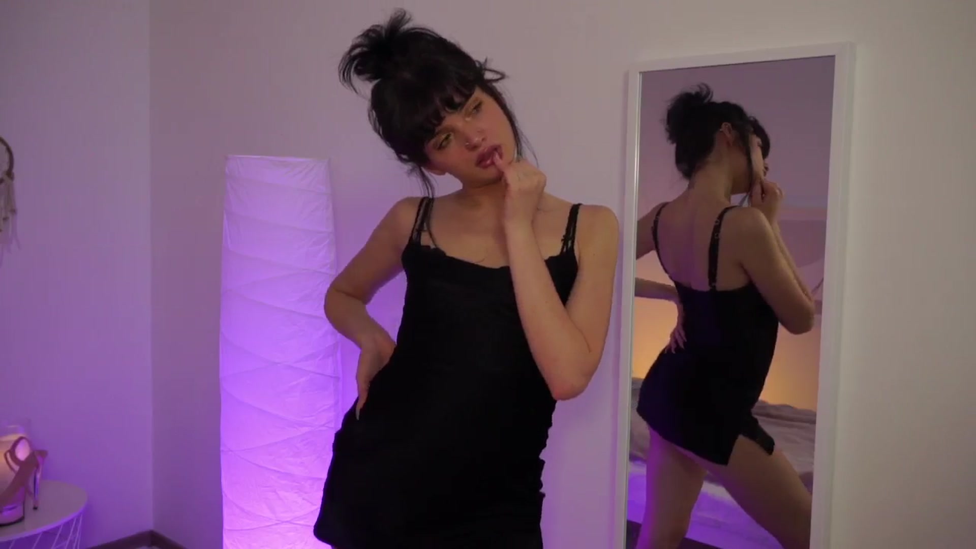 Gallery image thumbnail from EmmaaSnow's myfreecams stream on, 06/16/2024, 21:58 image 11 of 20