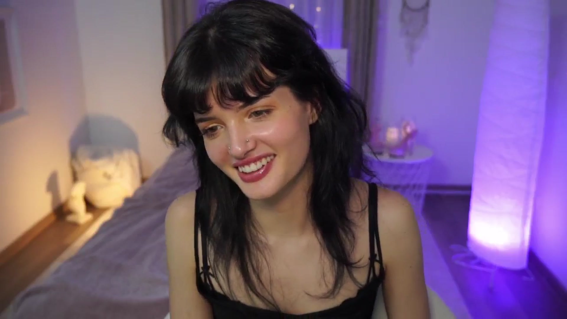 Gallery image thumbnail from EmmaaSnow's myfreecams stream on, 06/16/2024, 21:58 image 5 of 20