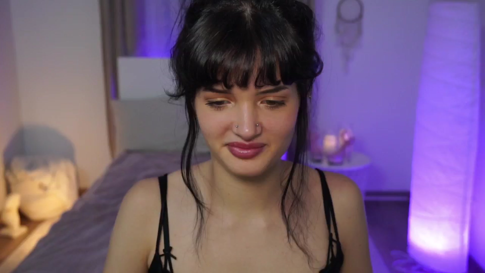 Gallery image thumbnail from EmmaaSnow's myfreecams stream on, 06/16/2024, 22:55 image 1 of 20