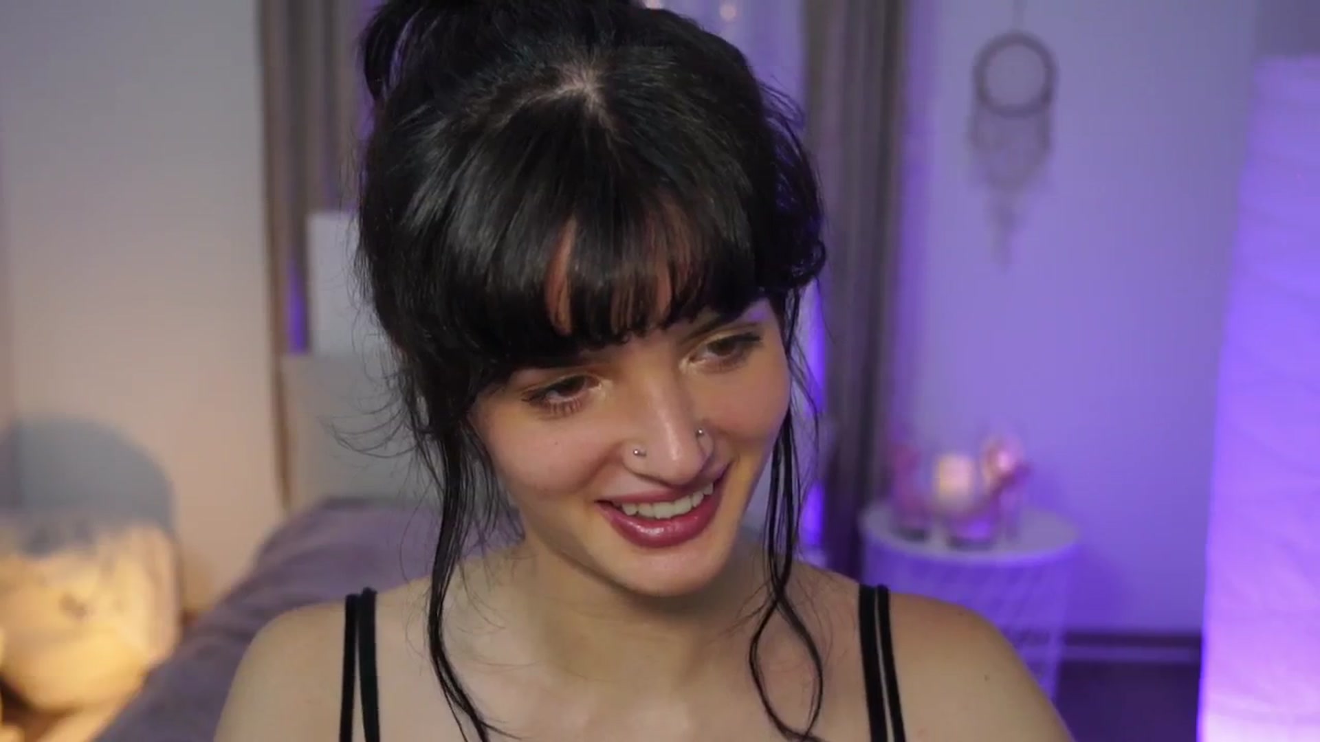 Gallery image thumbnail from EmmaaSnow's myfreecams stream on, 06/17/2024, 01:37 image 8 of 20